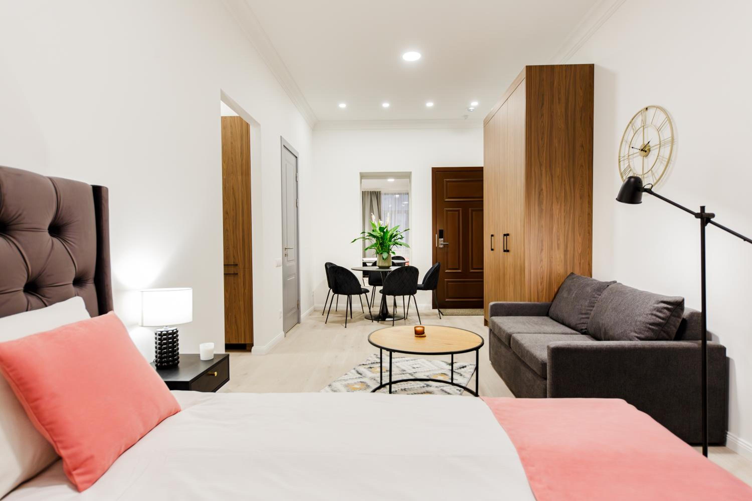 One-Bedroom Family Apartment photo 1