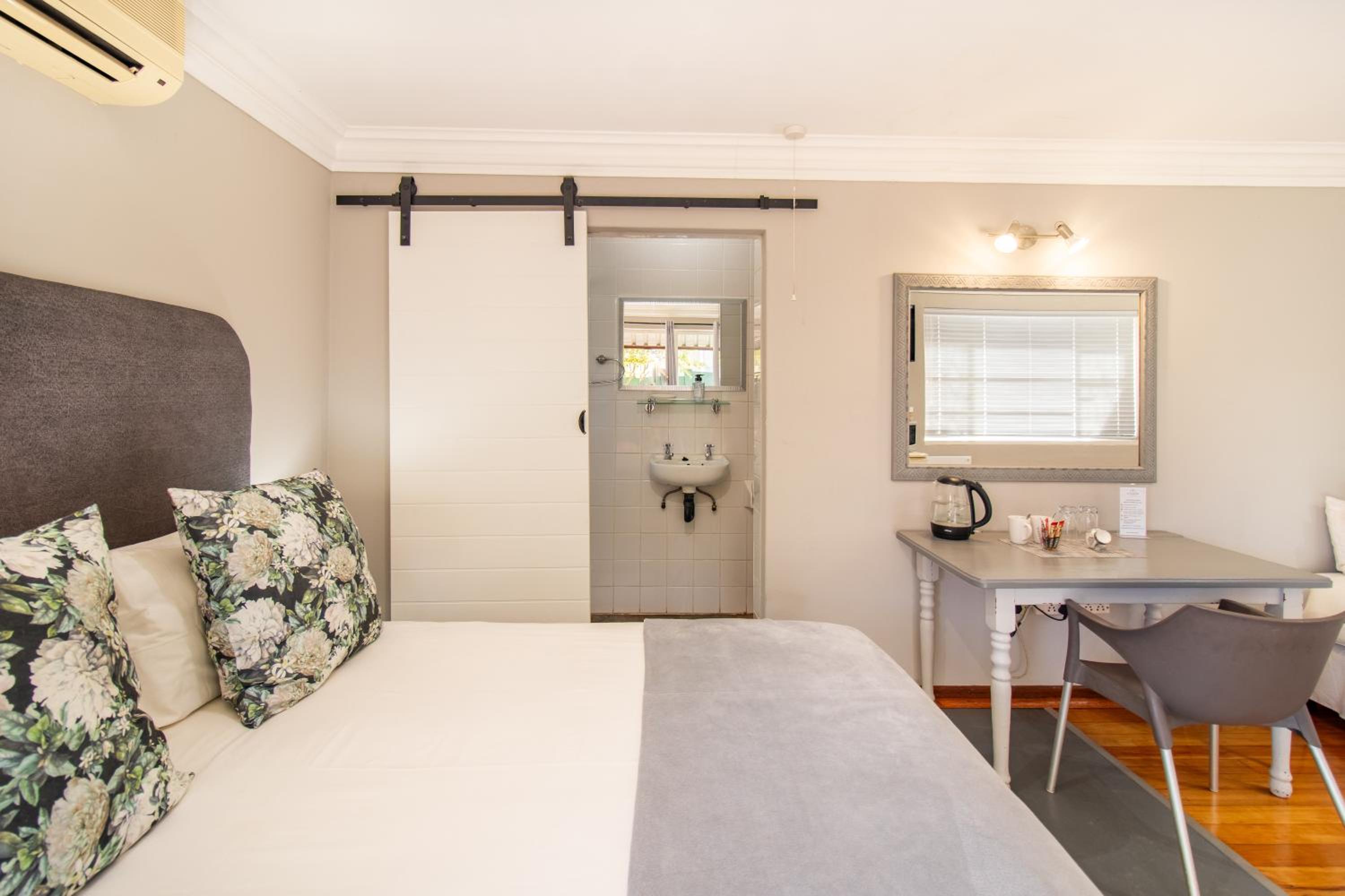Standard Triple Room photo 3