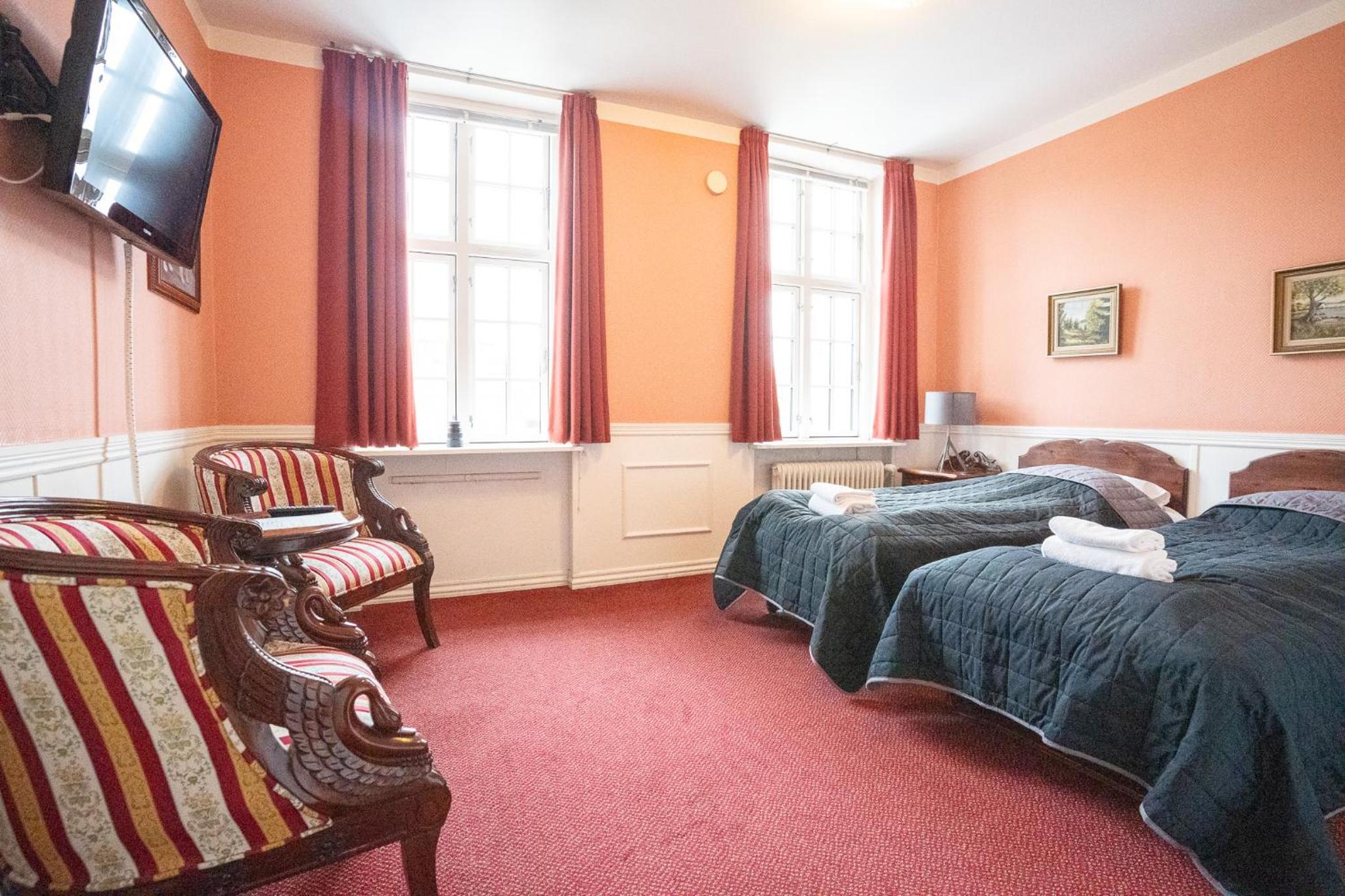Standard Double or Twin Room - Photo 3