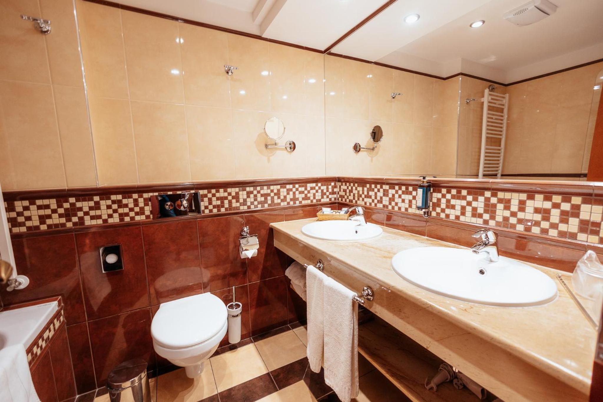 Double or Twin Room with Balcony photo 3