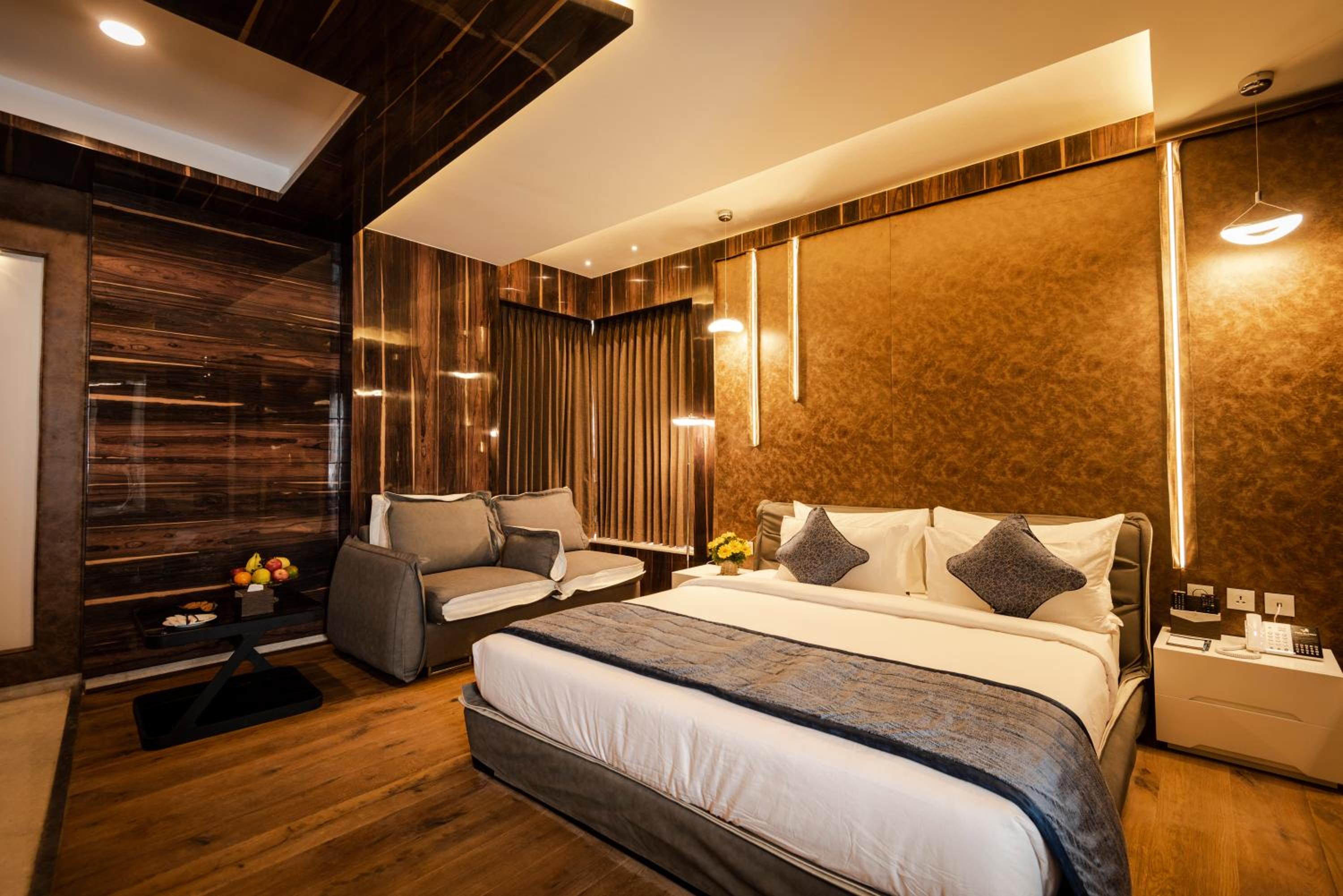 Suite - Photo 5