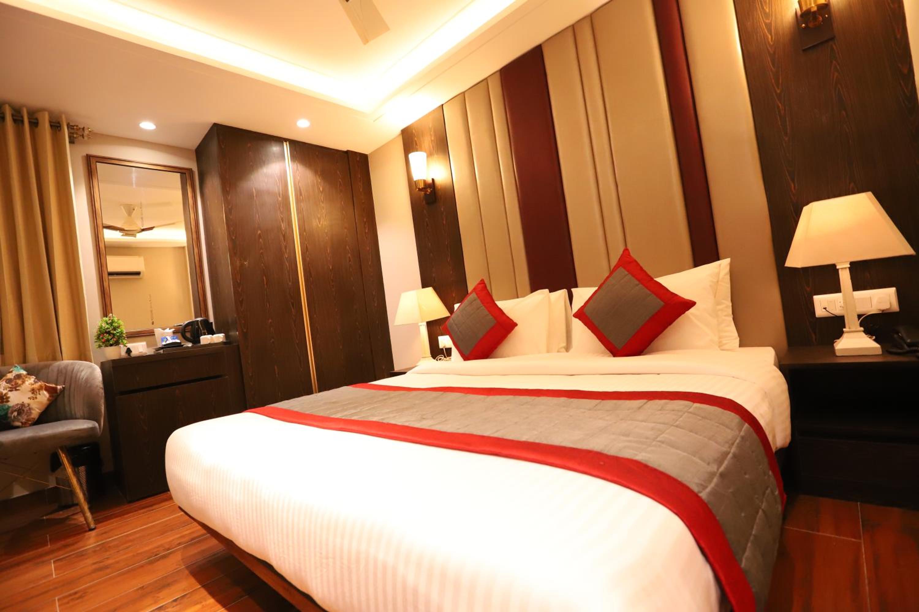 Deluxe Double Room - Photo 1