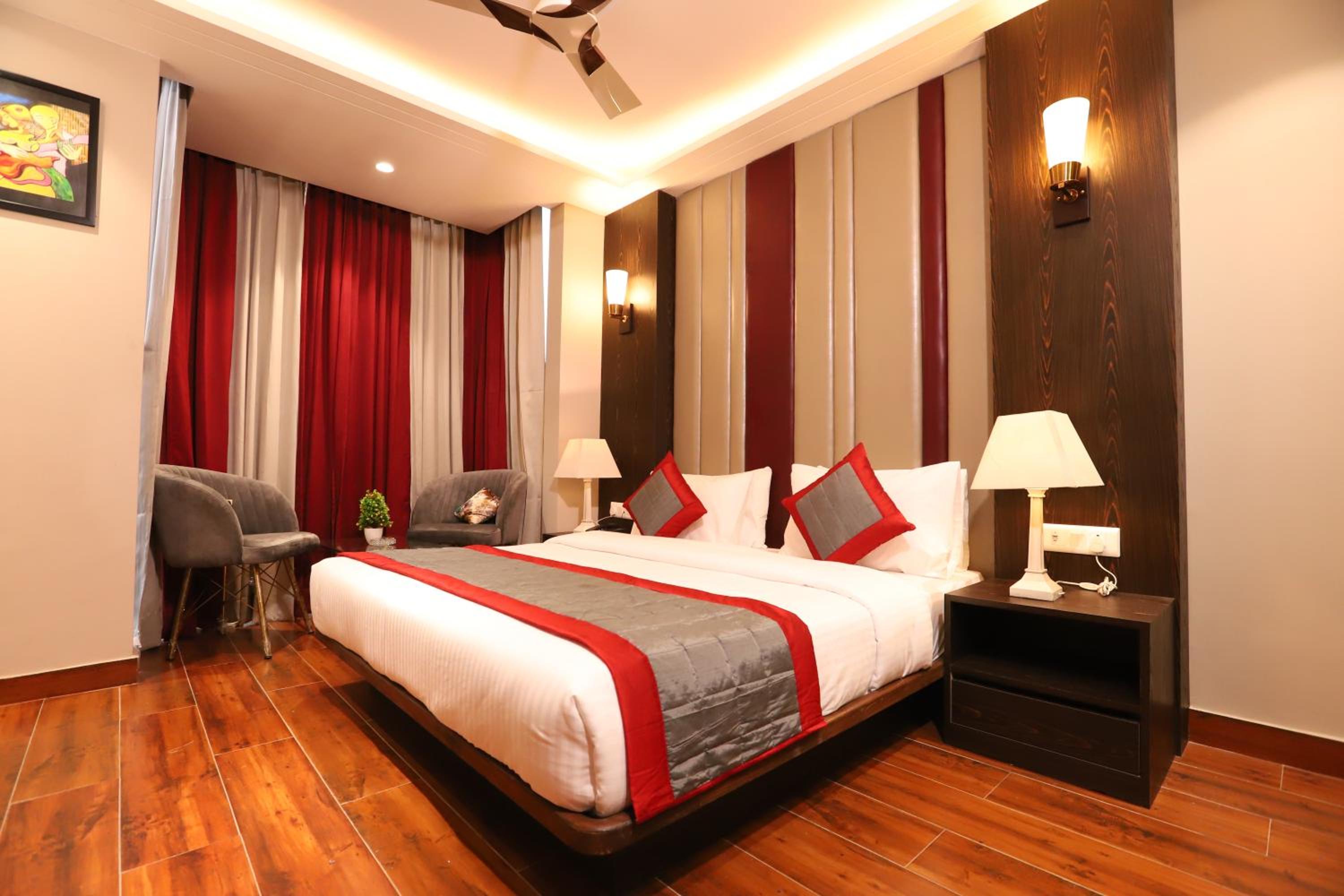 Standard Double Room - Photo 12