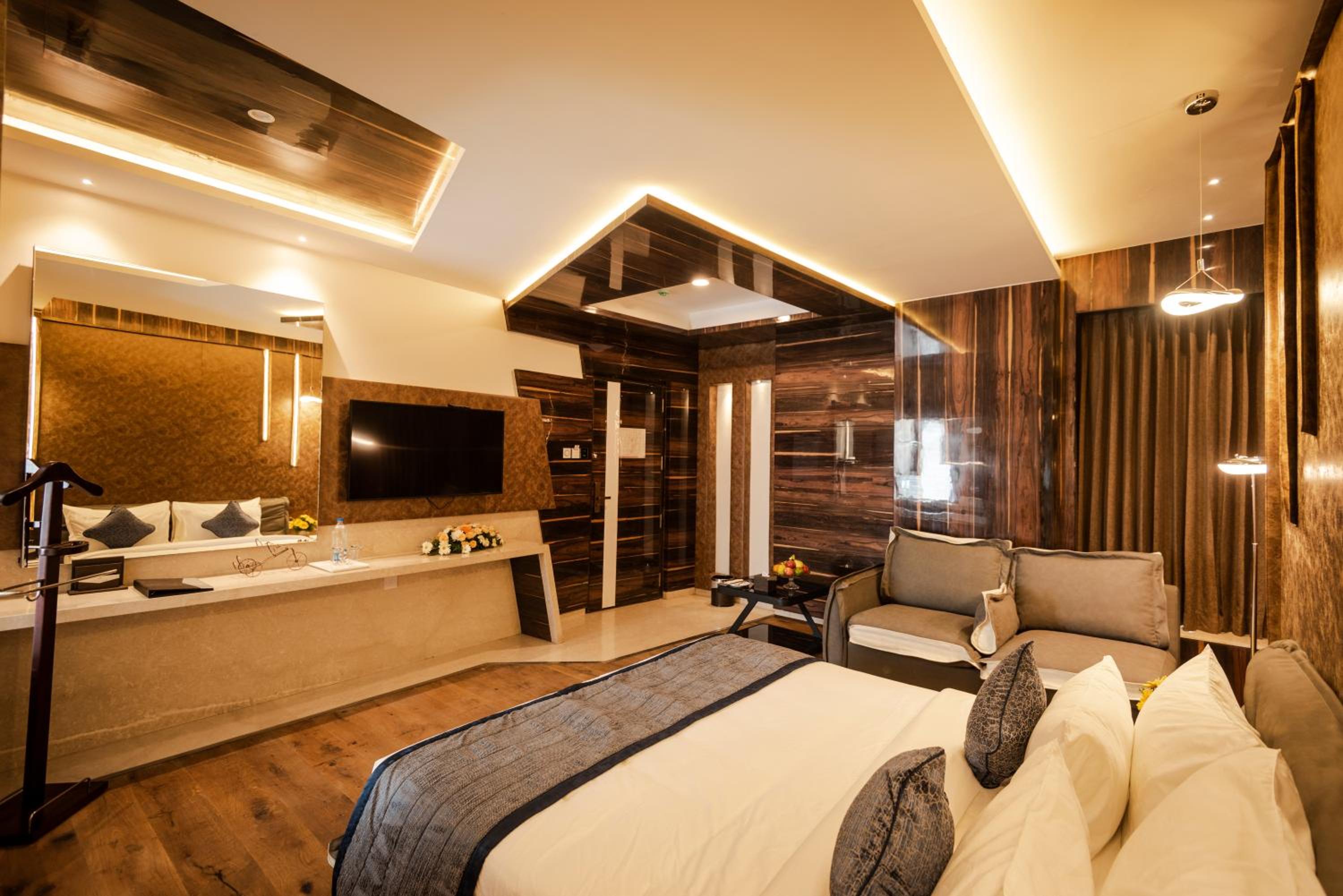 Suite - Photo 2