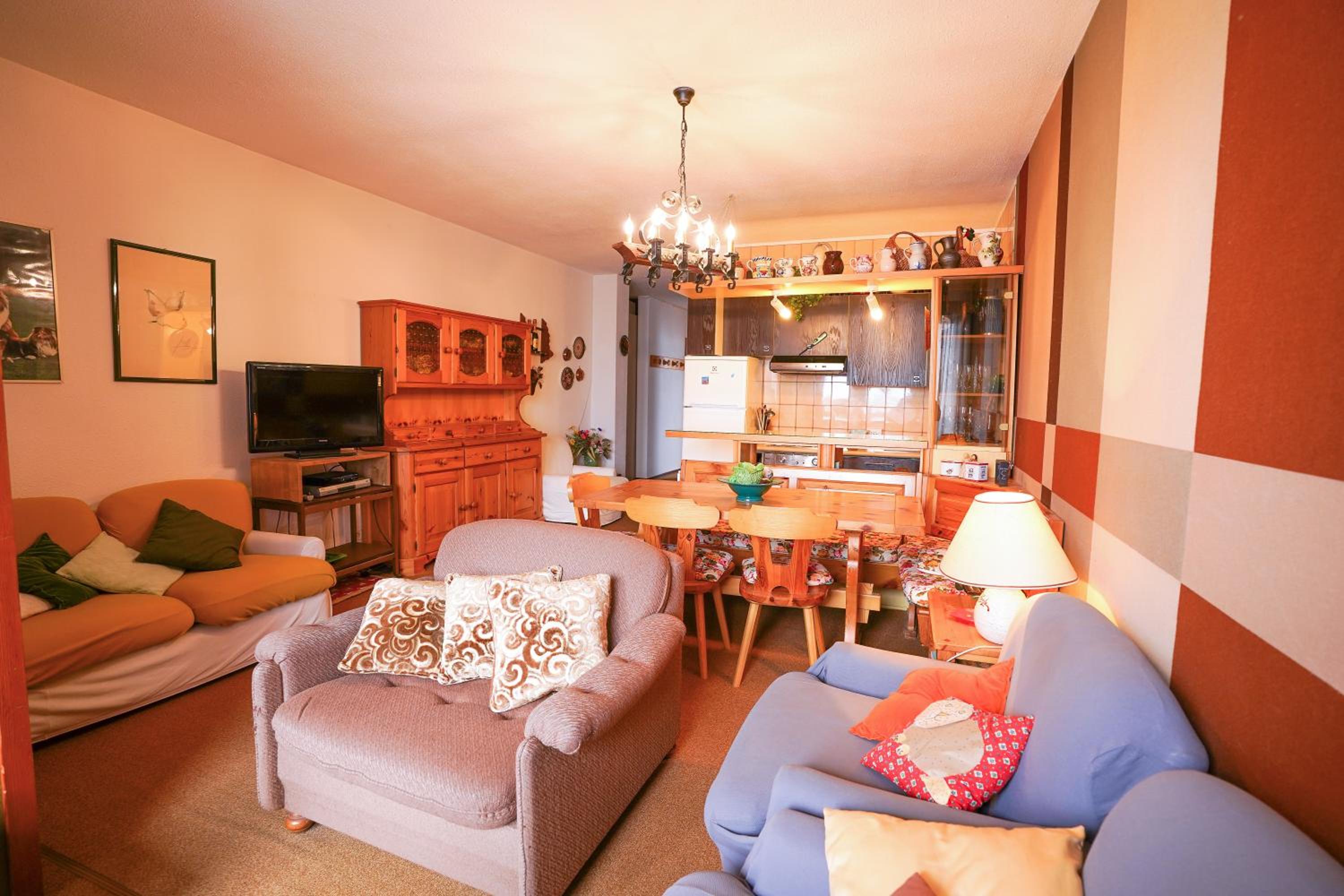 Three-Bedroom Apartment photo 3