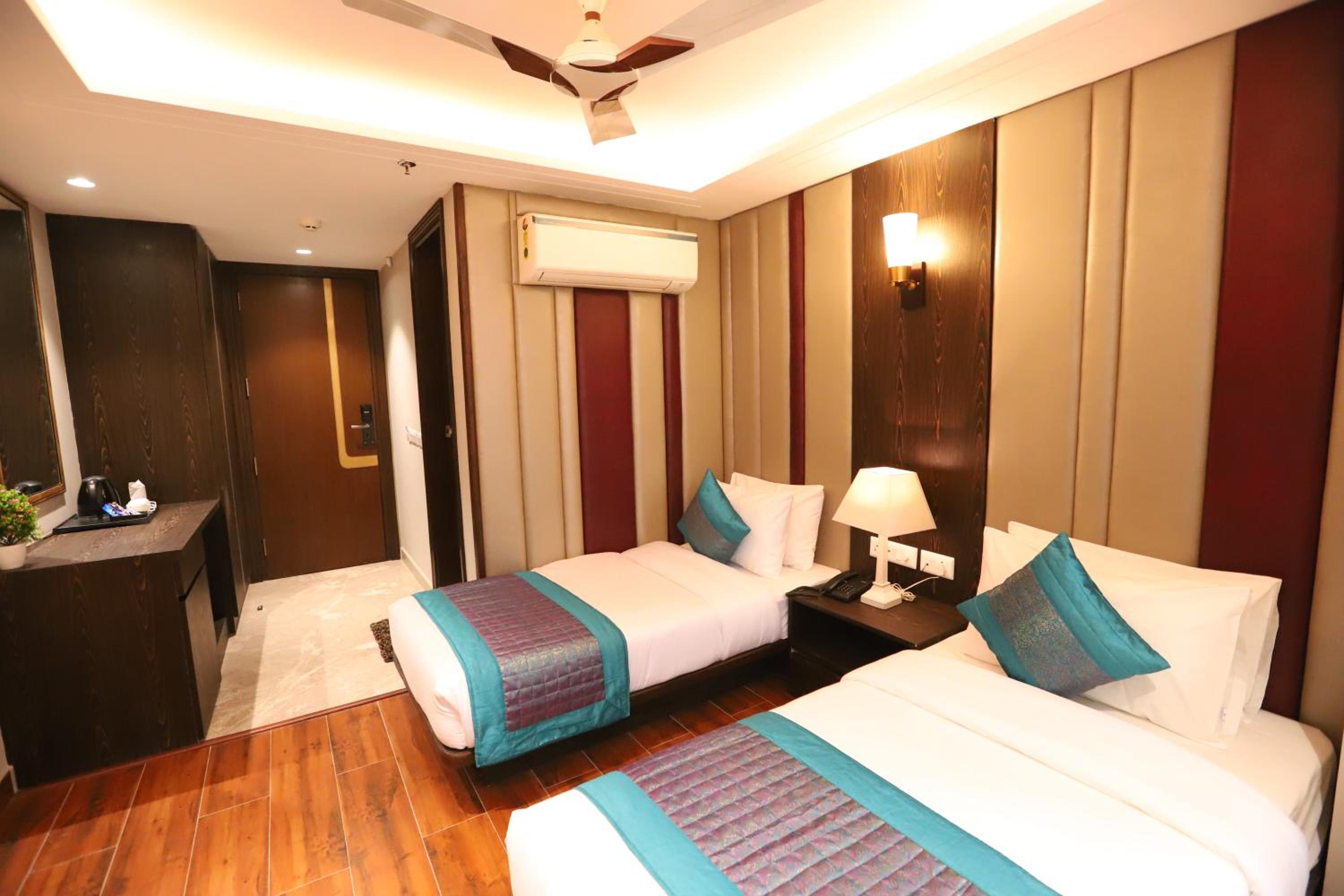 Deluxe Double Room - Photo 7