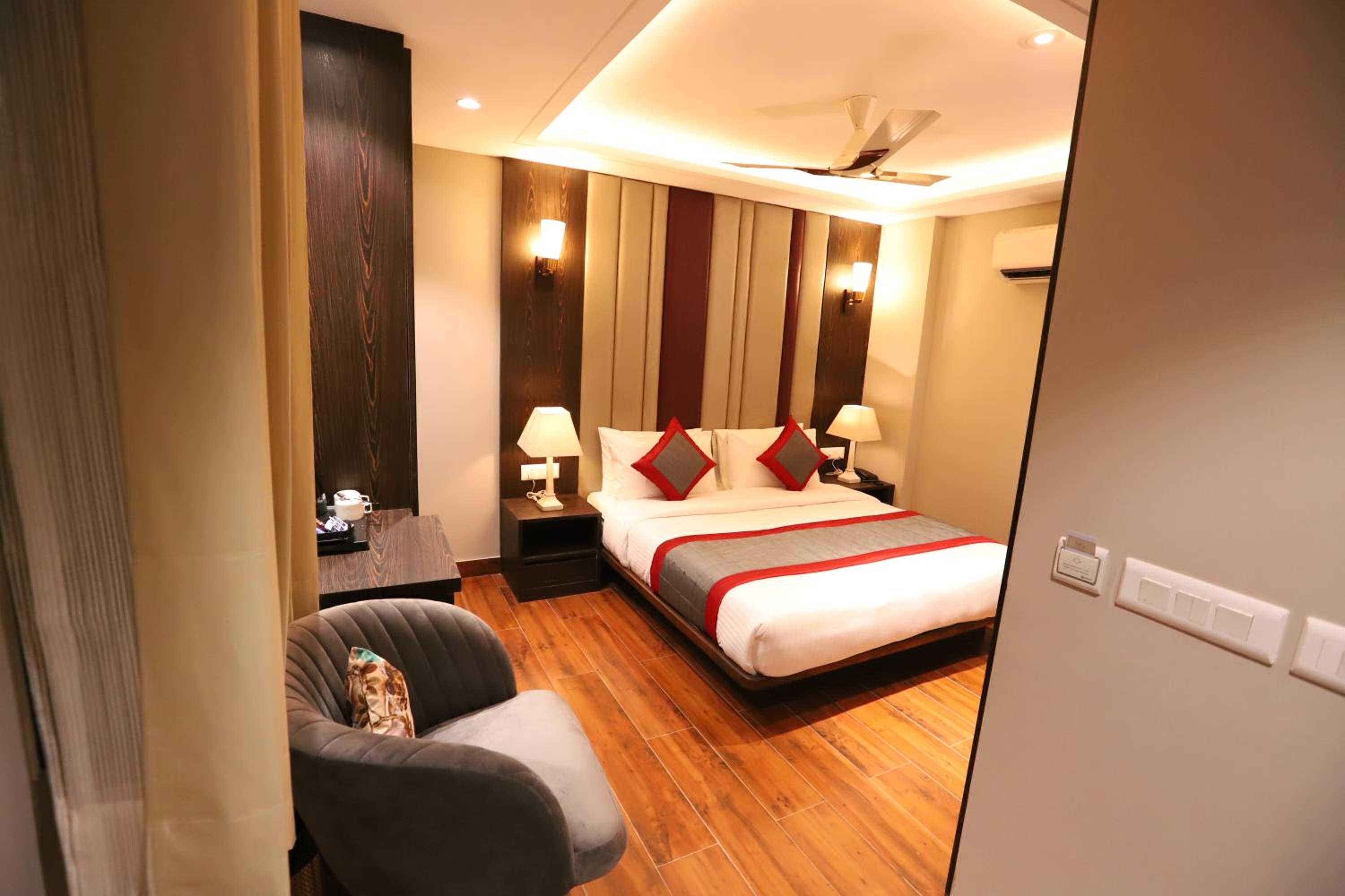 Deluxe Double Room - Photo 10