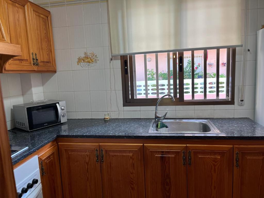 Three-Bedroom House photo 2