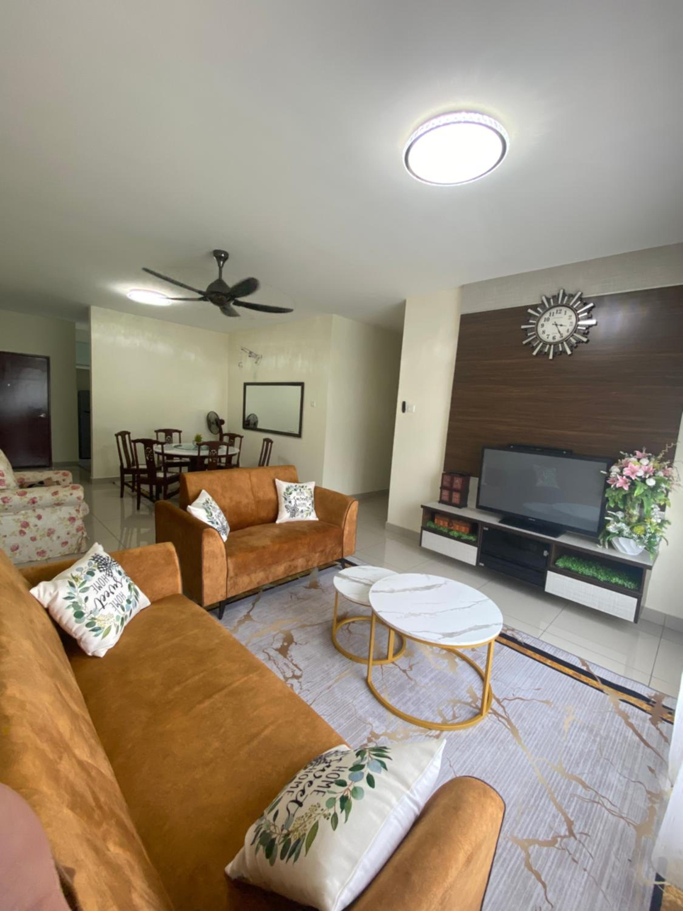 Three-Bedroom Apartment photo 1