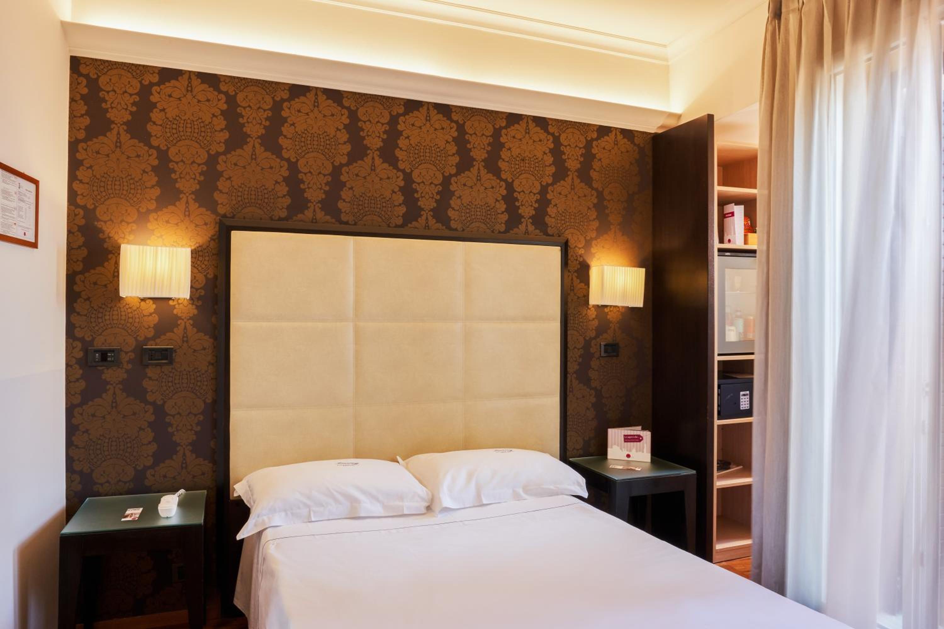 Single Room with Terrace