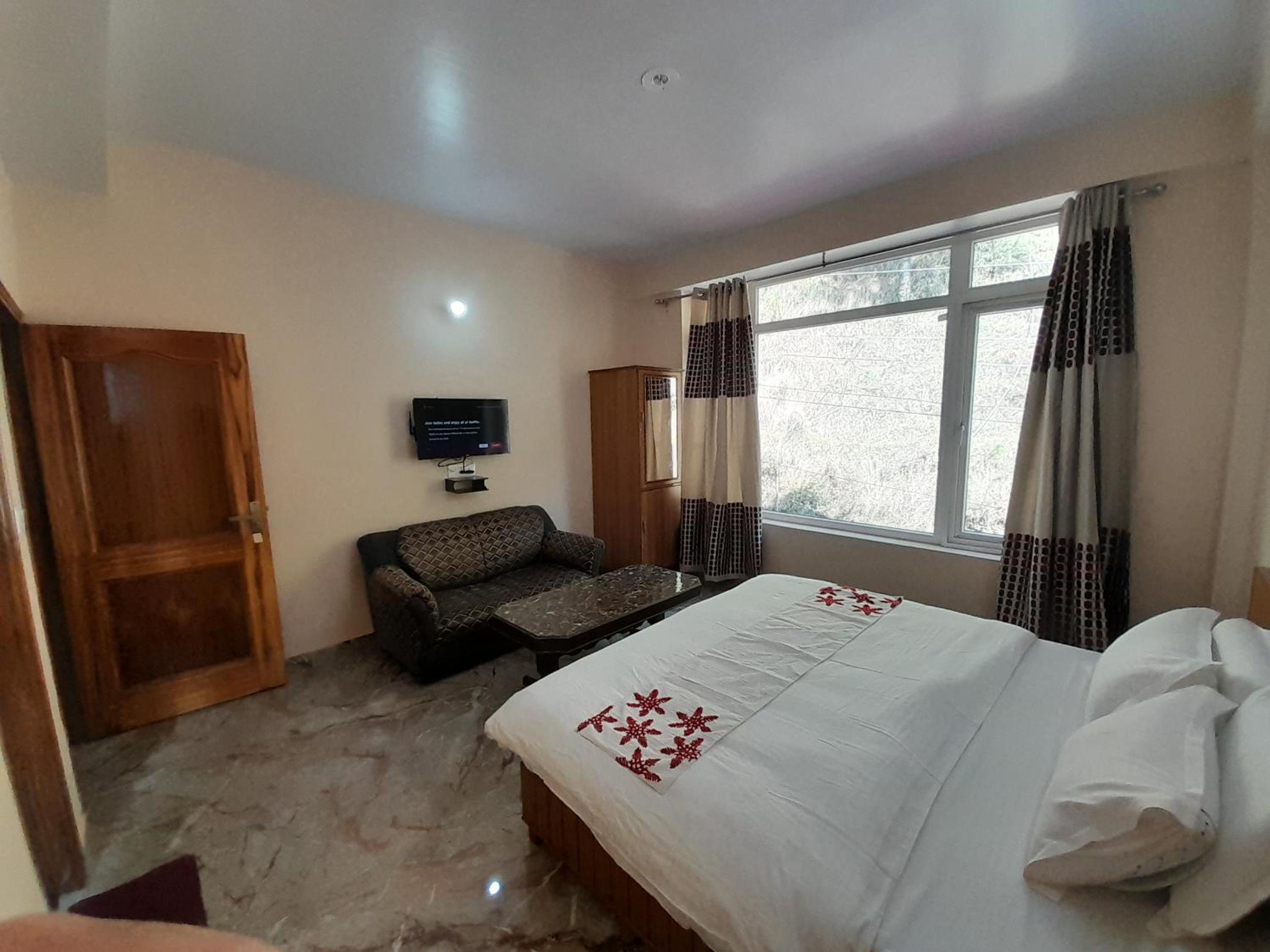 Standard Double Room - Photo 7