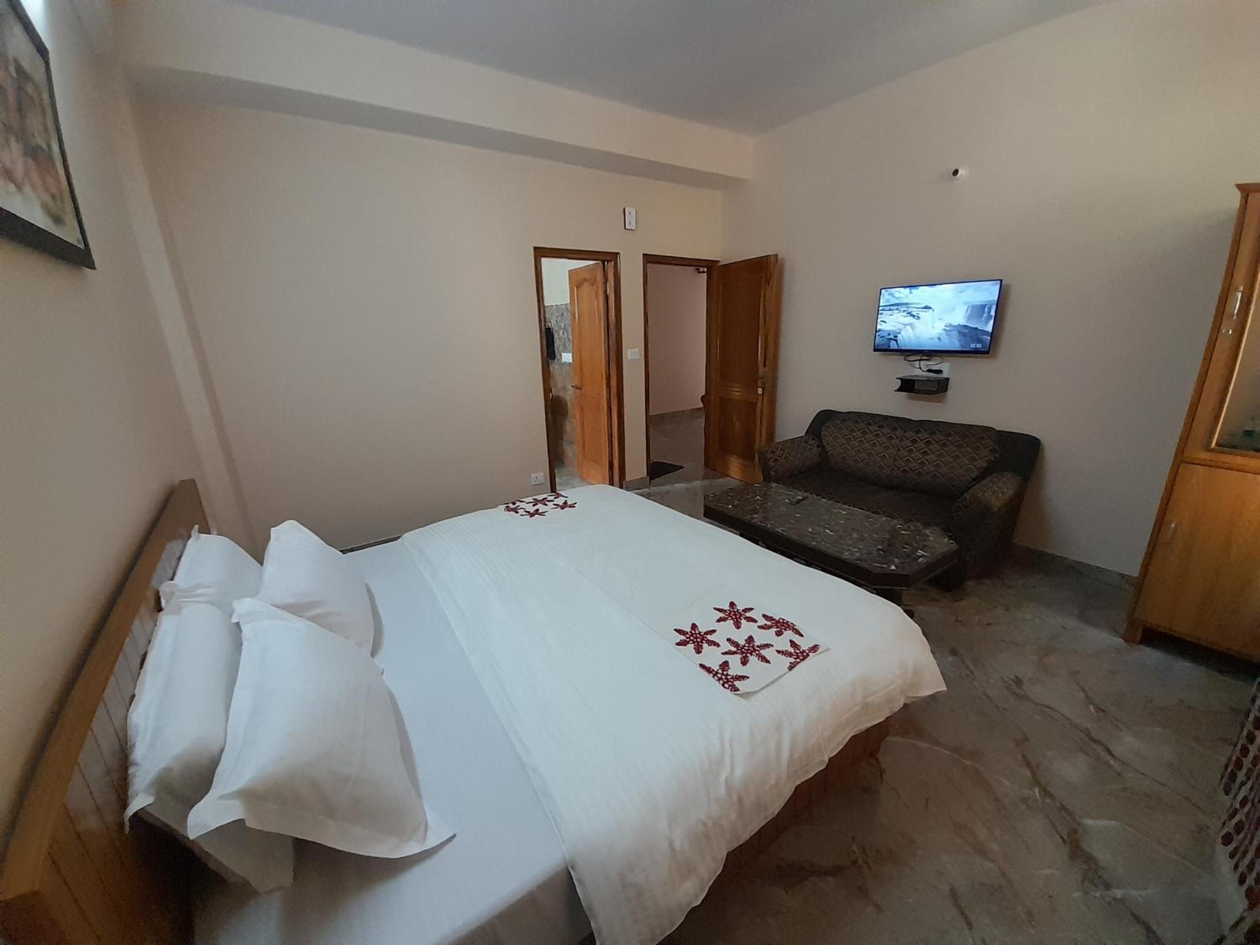 Standard Double Room - Photo 6