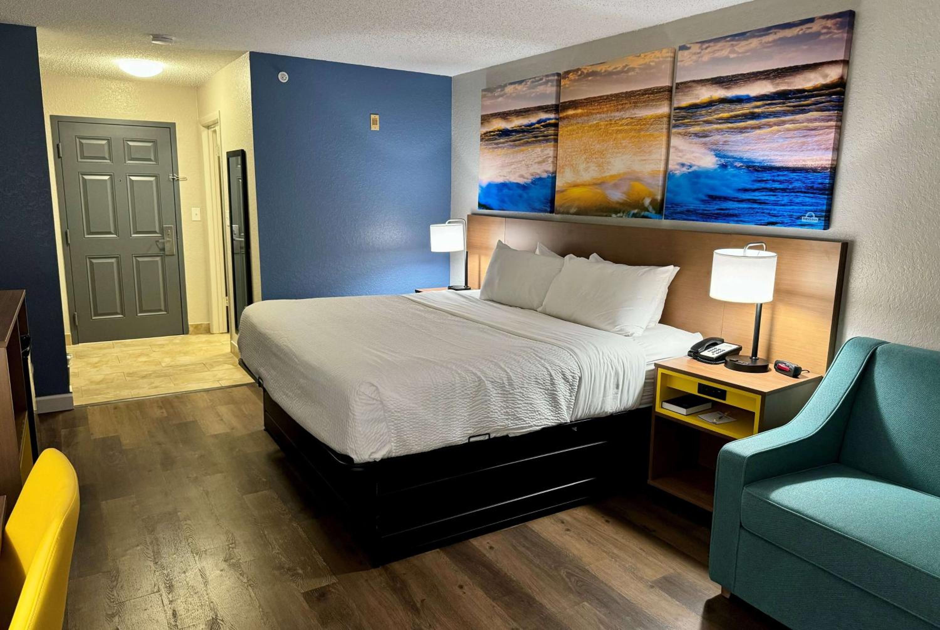 King Room with Mobility/Hearing Impaired Access - Non-Smoking - Photo 1