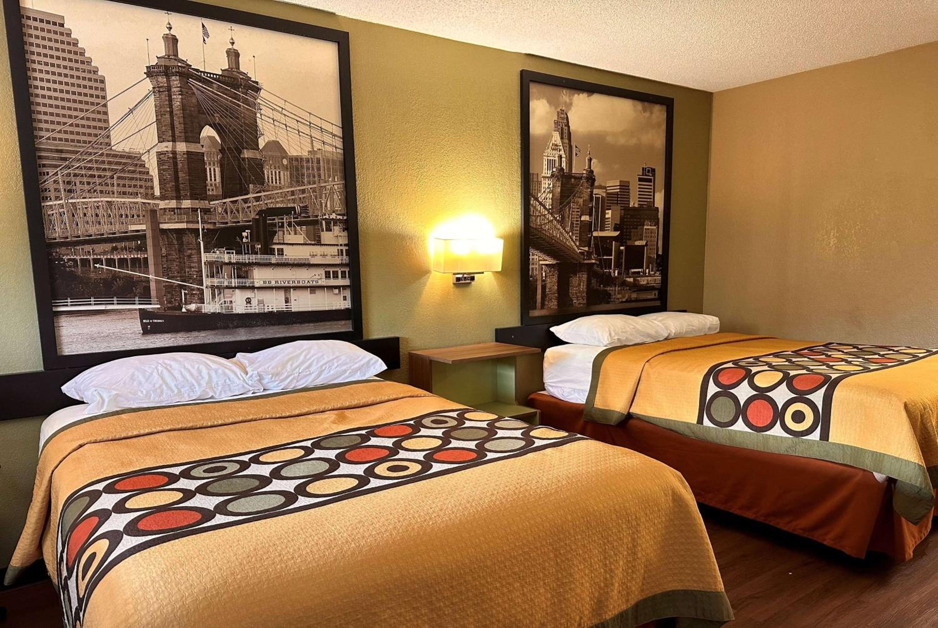 Double Room with Two Double Beds - Smoking - Photo 1