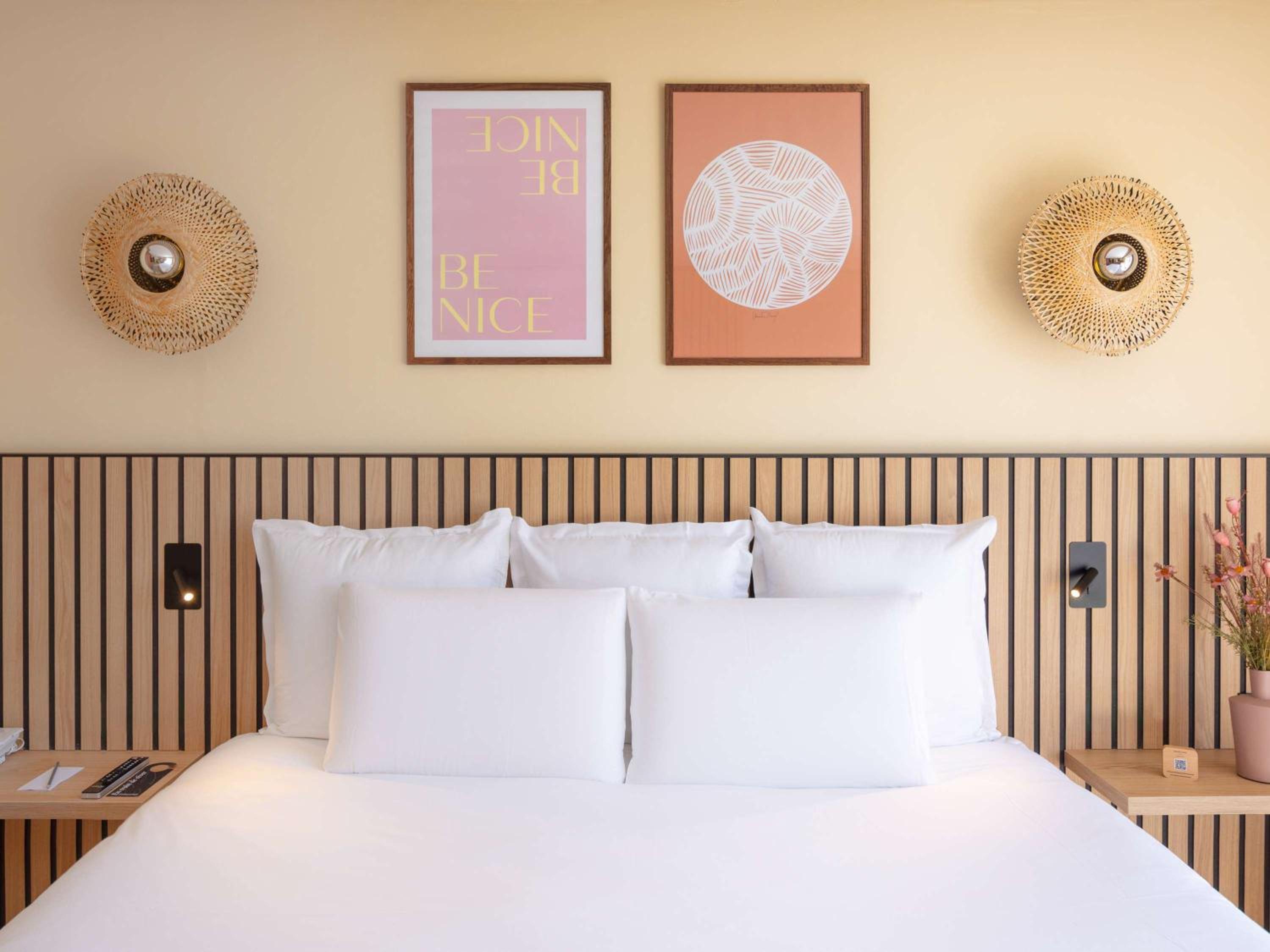 Privilege Room with Queen-Size Bed