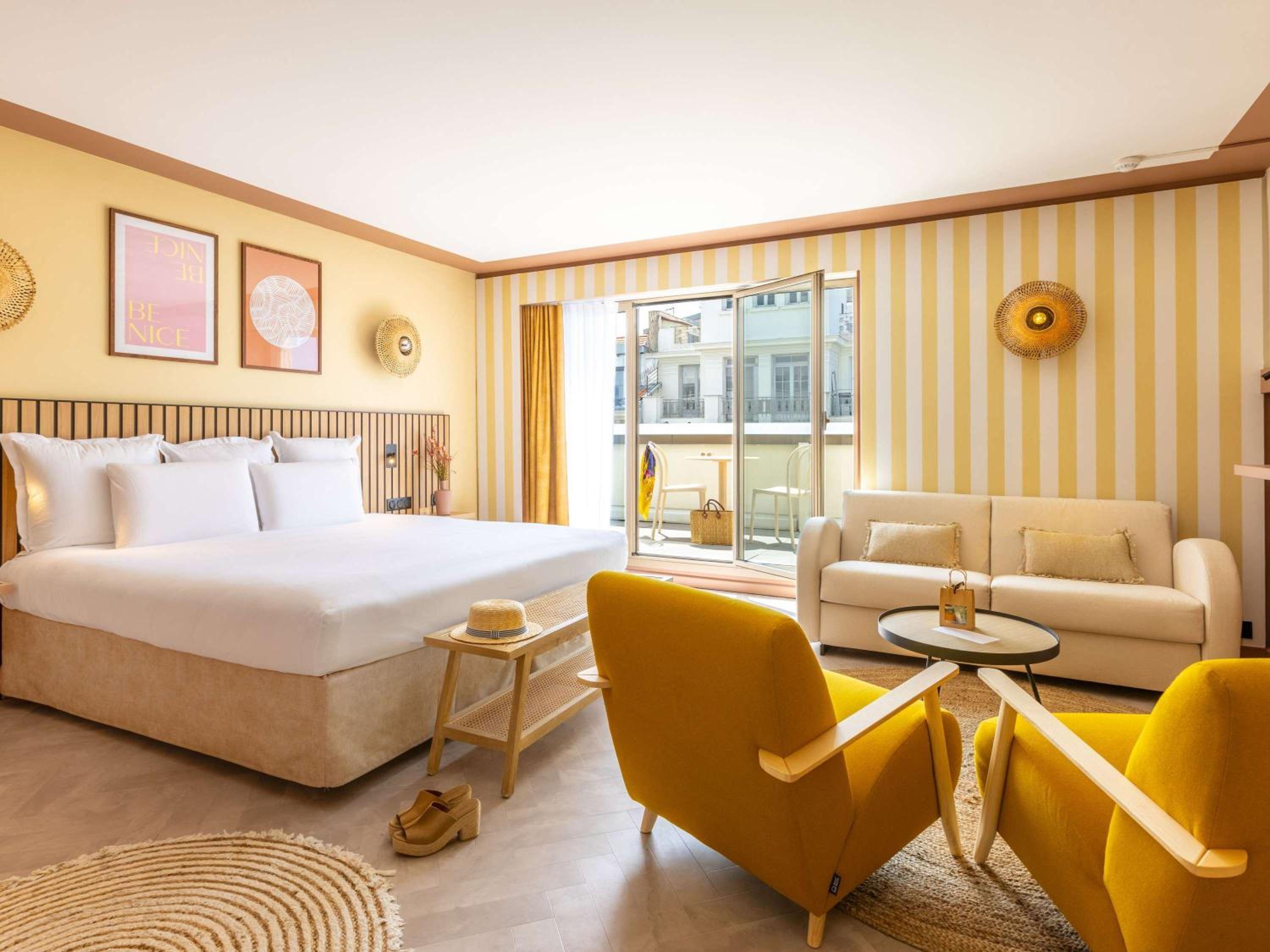 Junior Suite with King Bed and Terrace - Photo 1