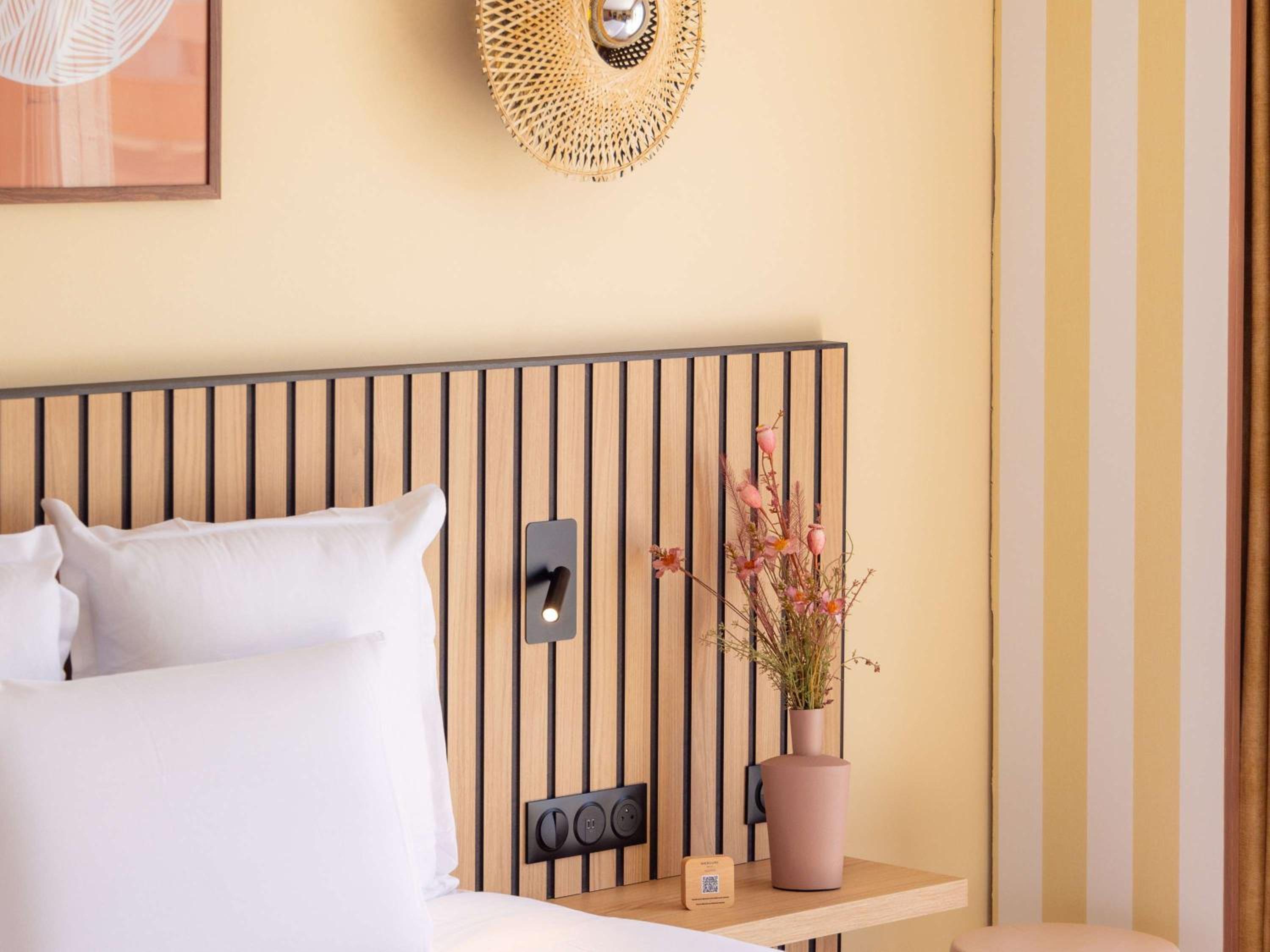 Junior Suite with King Bed and Terrace - Photo 4