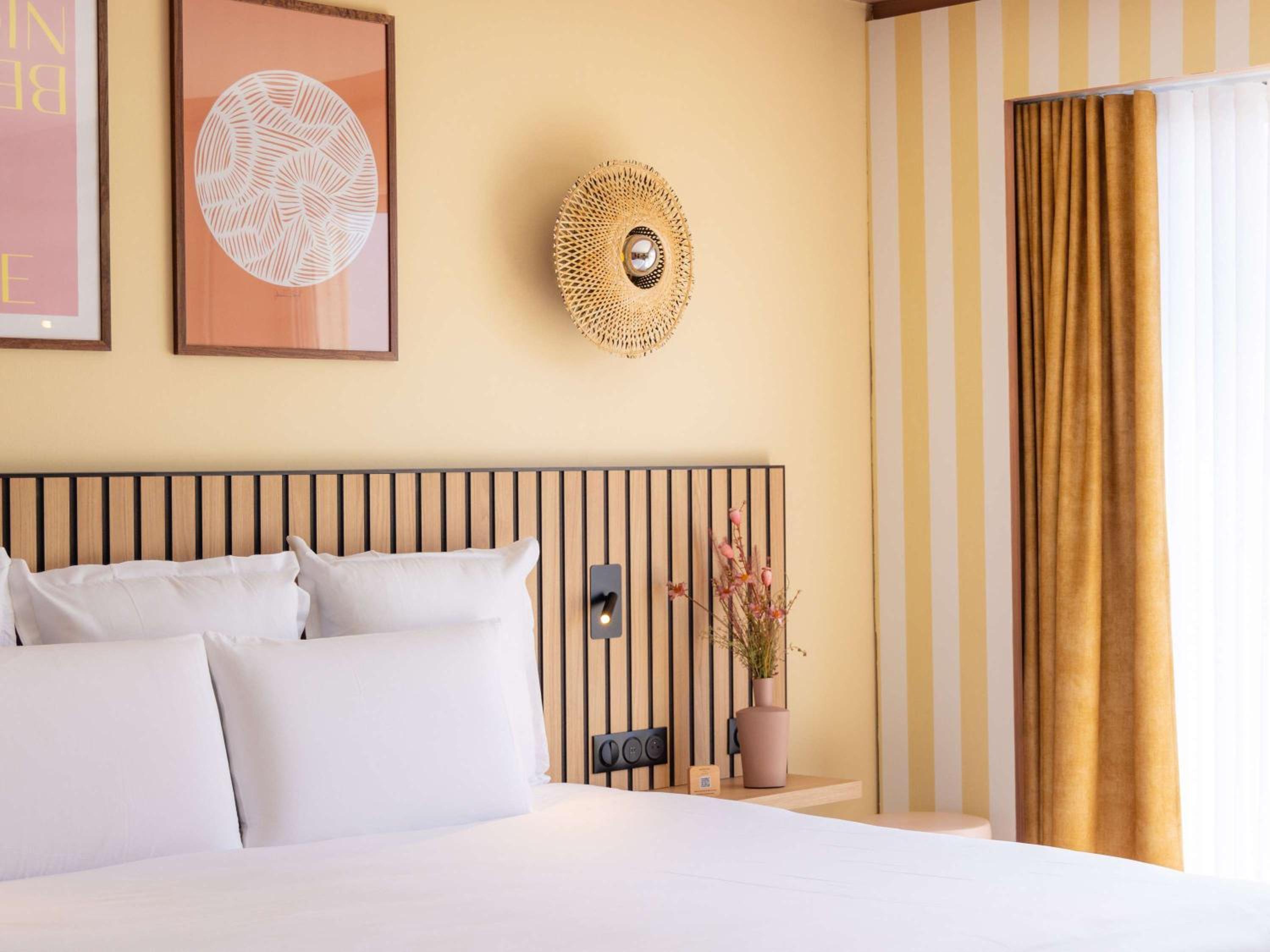 Junior Suite with King Bed and Terrace - Photo 9