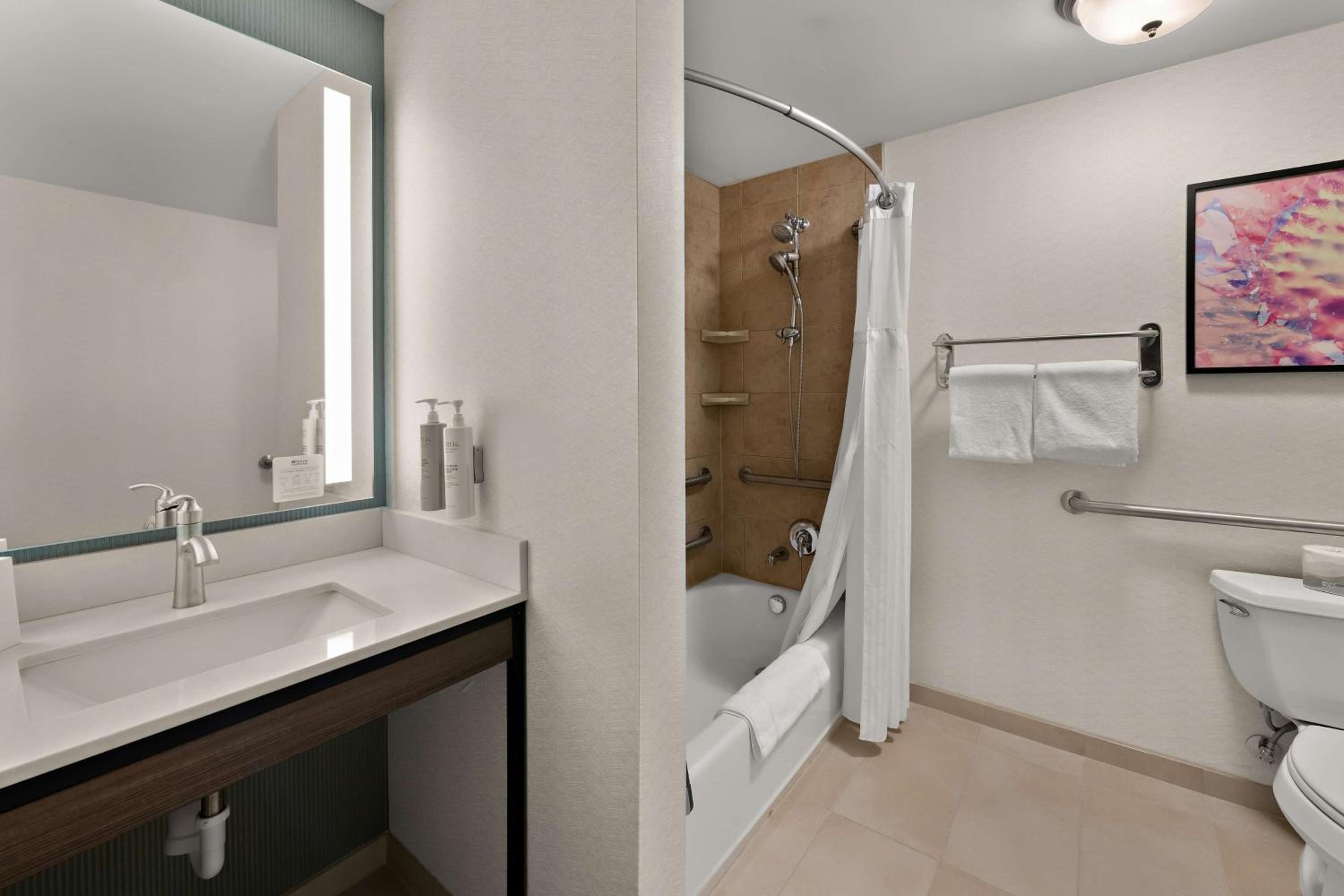 Queen Room with Two Queen Beds - Mobility and Hearing Access - Photo 2