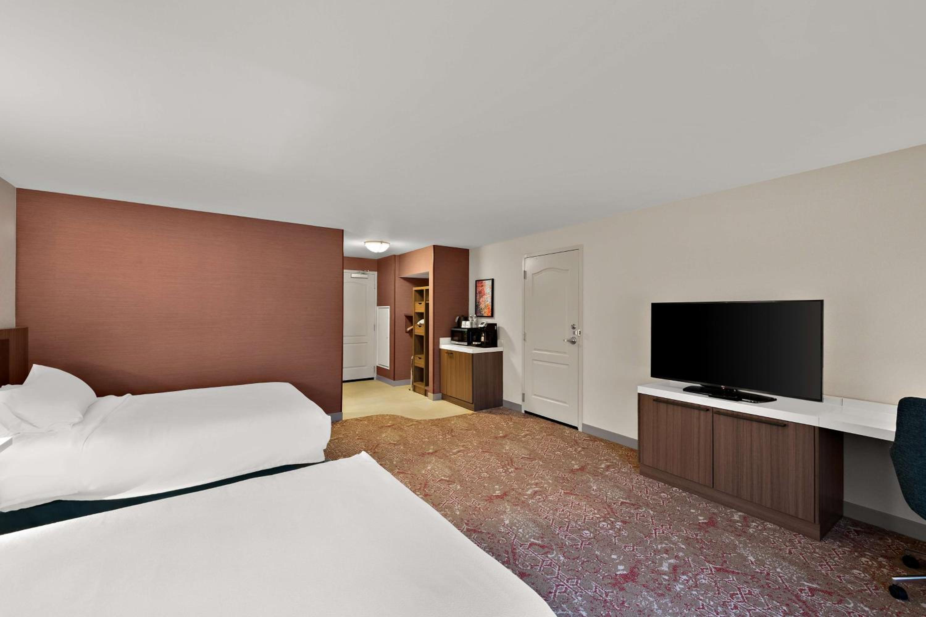 Queen Room with Two Queen Beds - Hearing Access - Photo 3