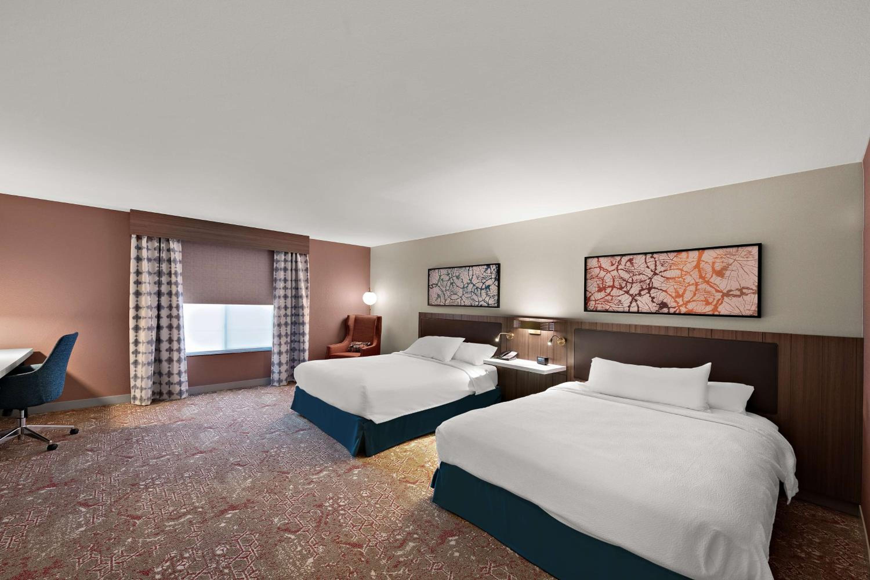 Queen Room with Two Queen Beds - Hearing Access - Photo 2