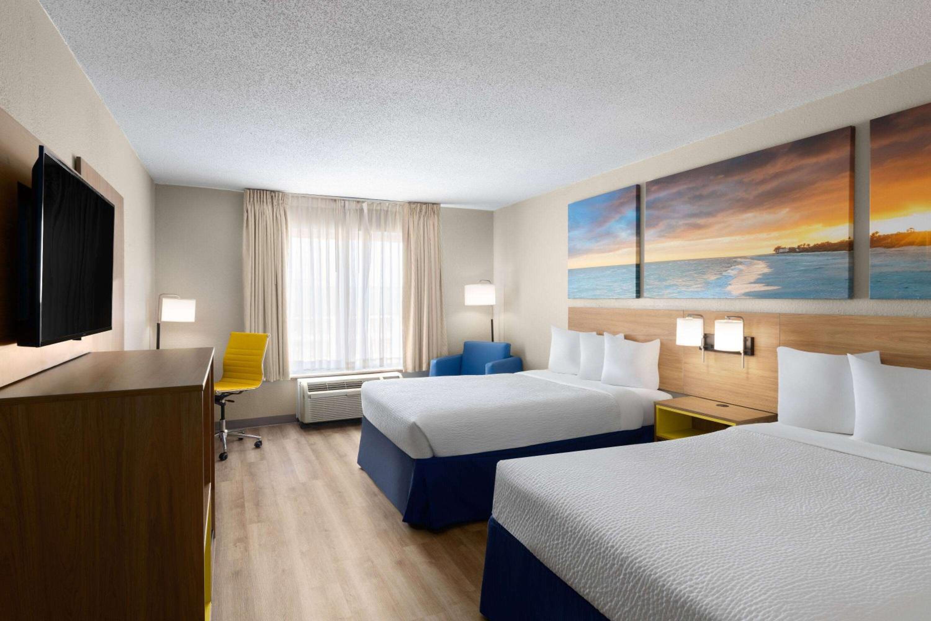 Deluxe Double Room with Two Double Beds - Non-Smoking - Photo 1