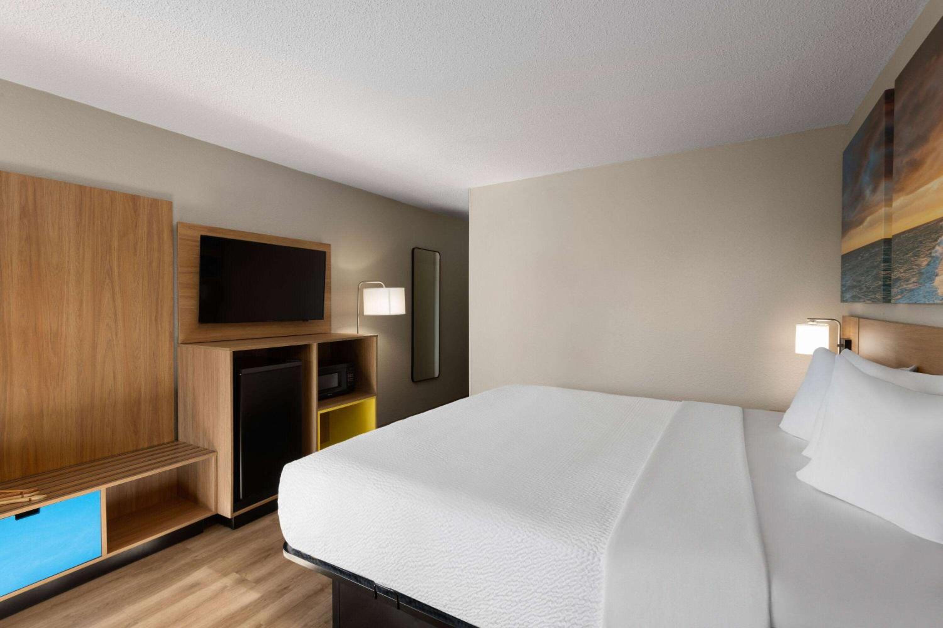 King Room - Non-Smoking - Photo 1