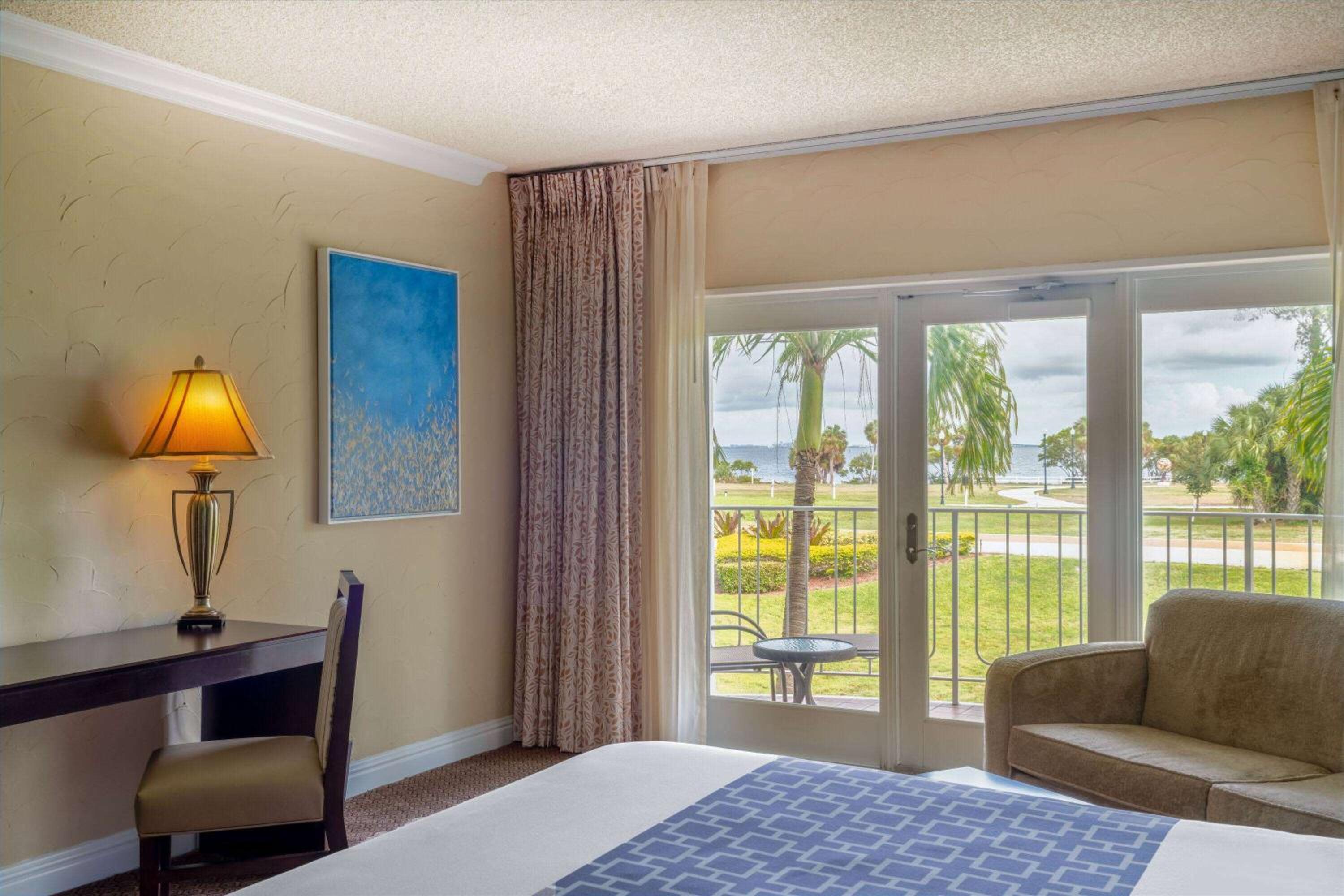 King Room with Bay View and Balcony - Non-Smoking - Photo 1