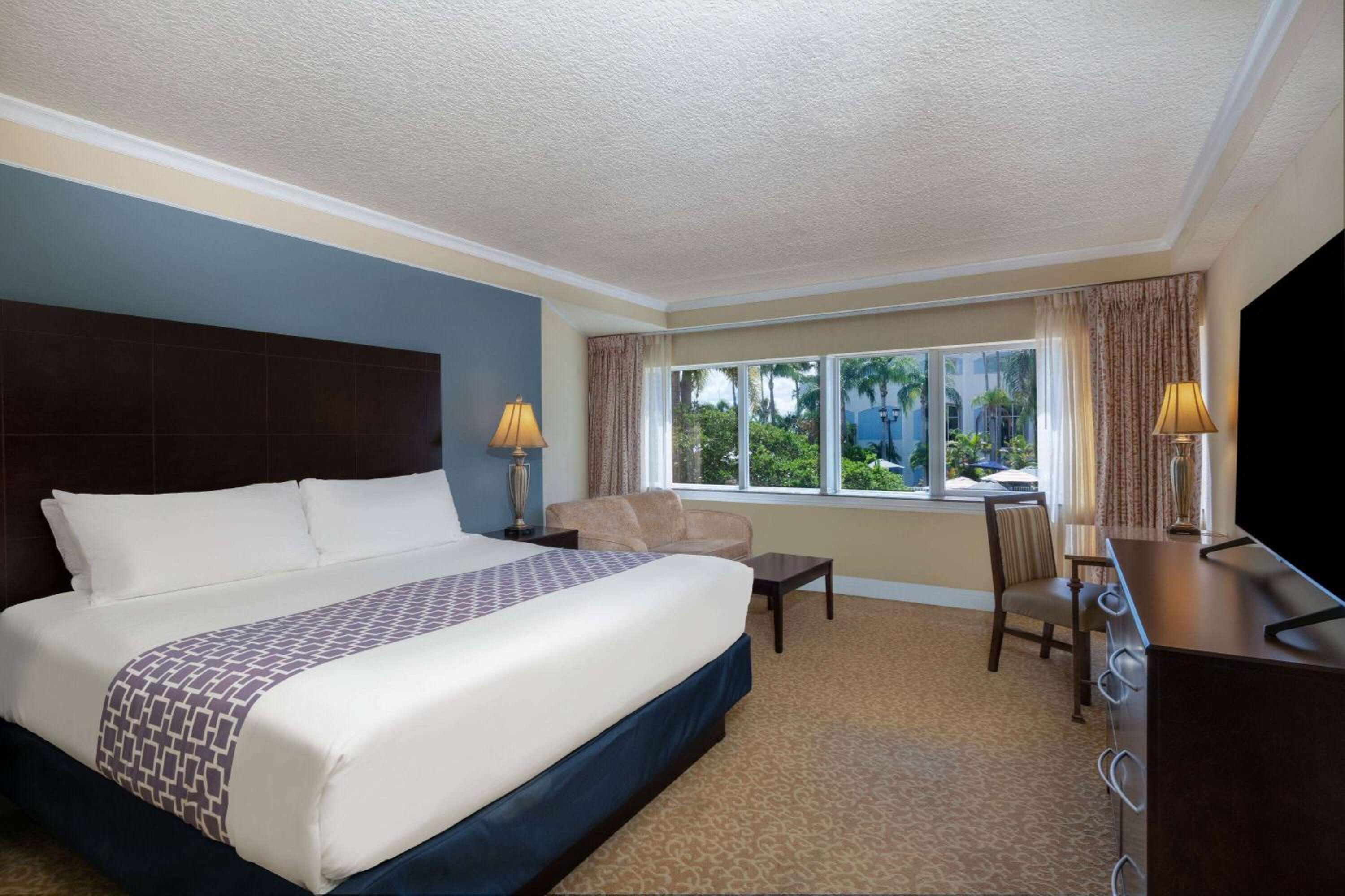 King Room - Non-Smoking - Photo 1