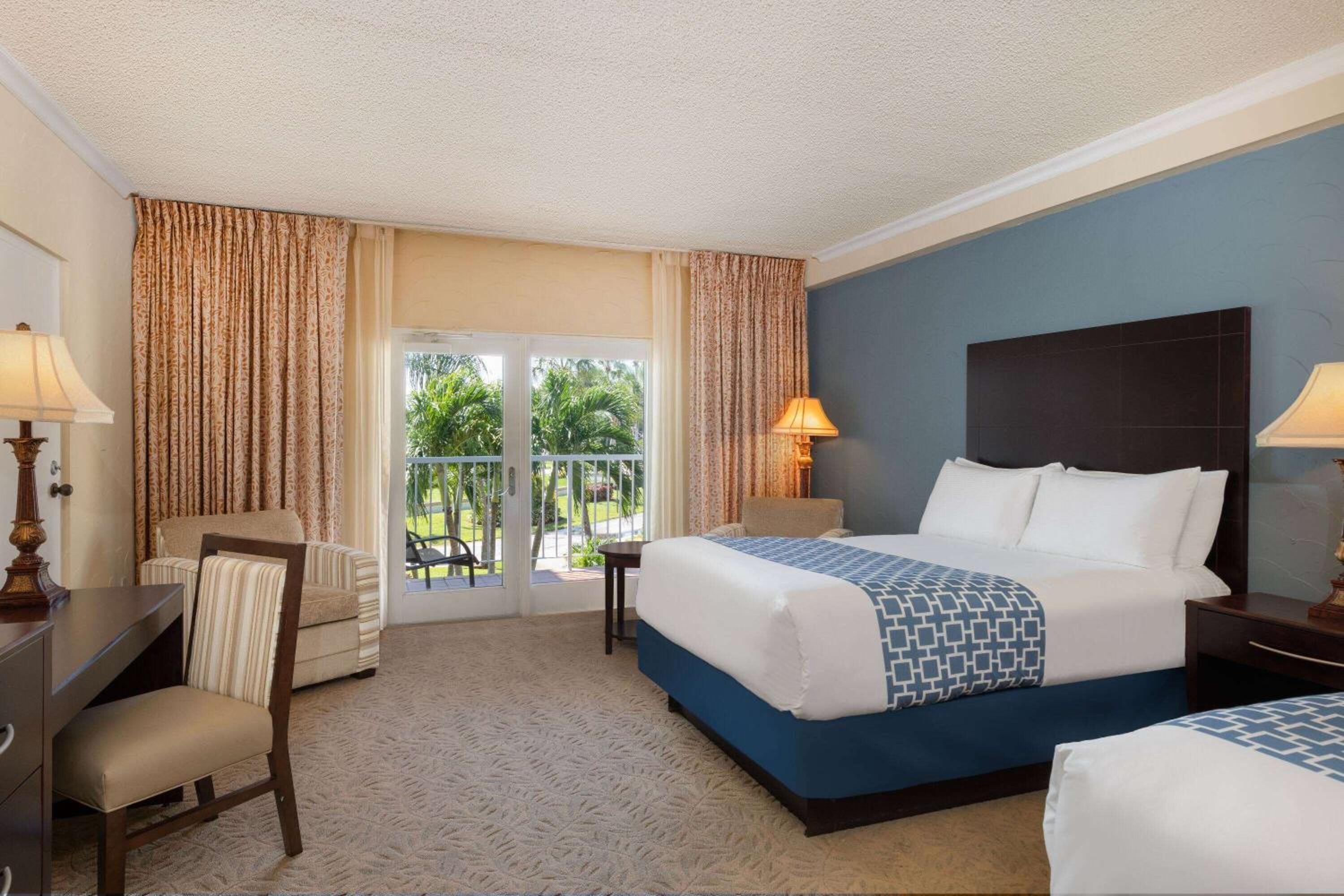 2 Queen Beds, Mobility/Hearing Impaired Accessible Room, Bathtub w/Grab Bars, Non-Smoking - Photo 1
