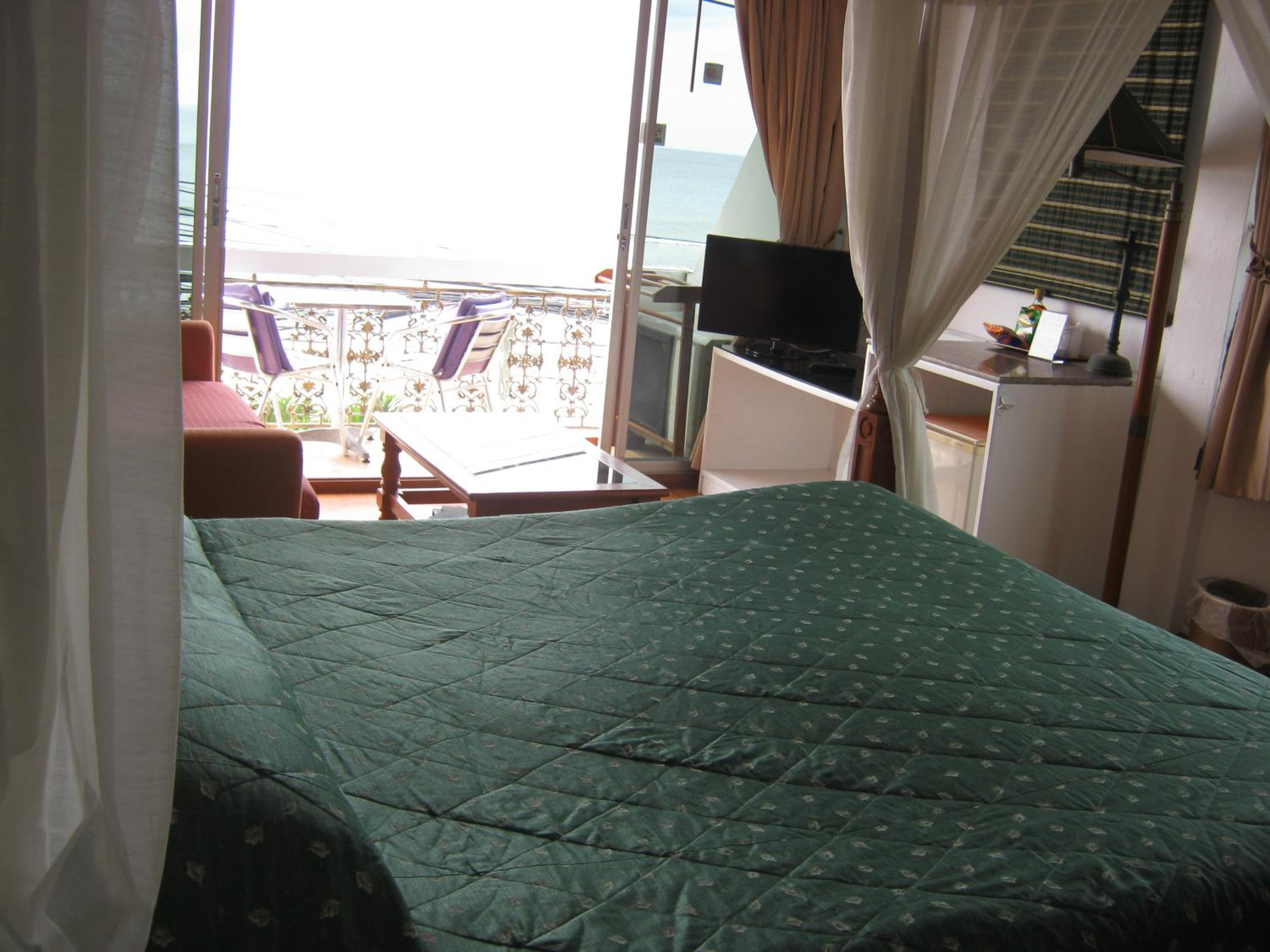 Deluxe Double or Twin Room with Sea View - Photo 2