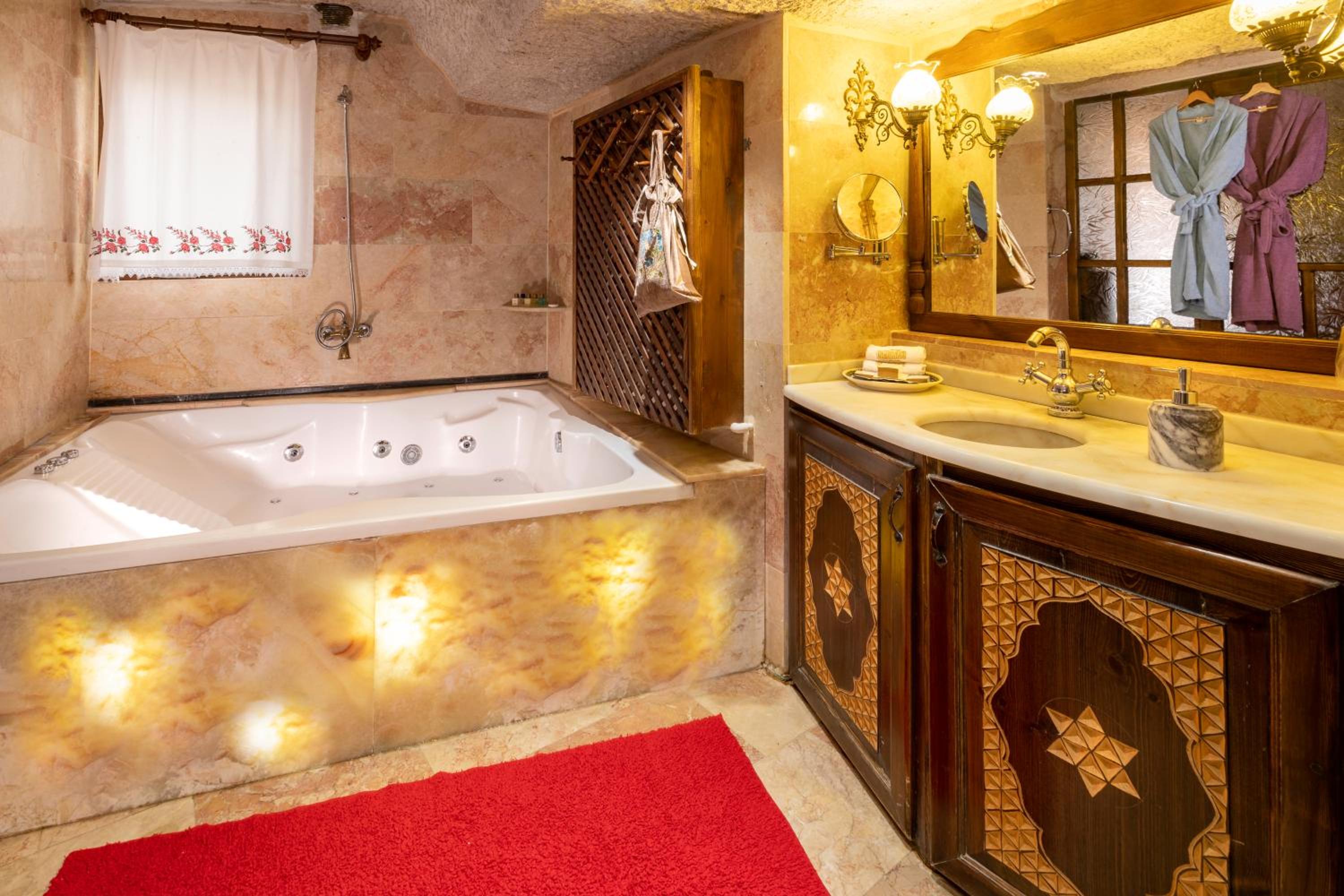 Cave Suite - Photo 54
