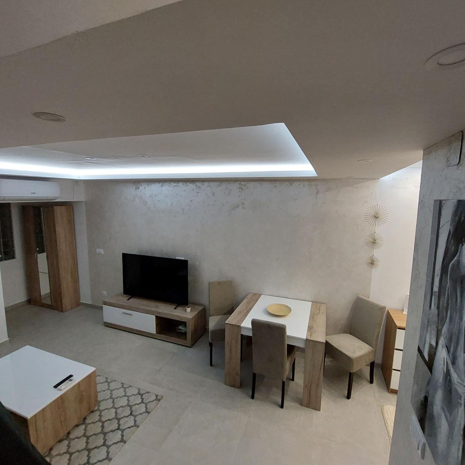 One-Bedroom Apartment photo 3