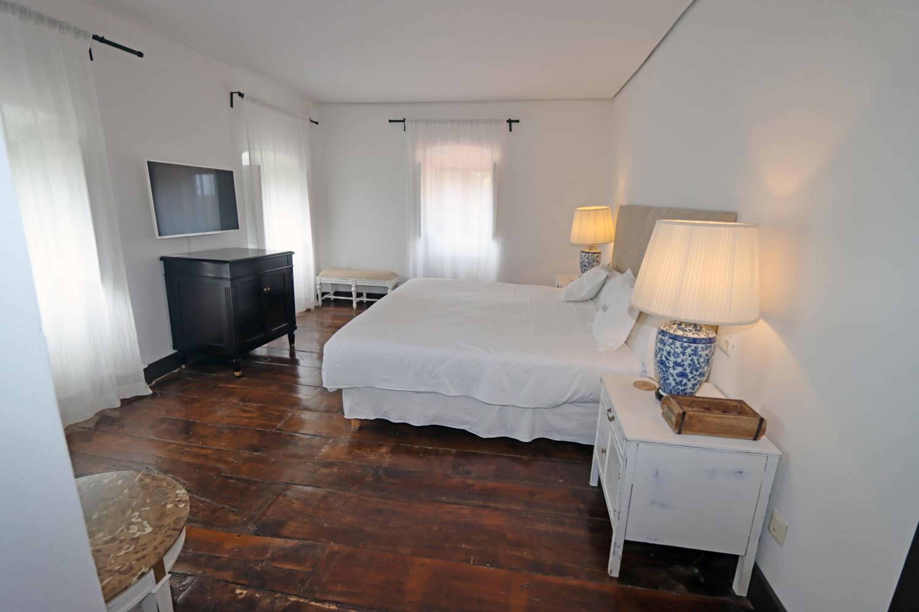 Double or Twin Room - Photo 6