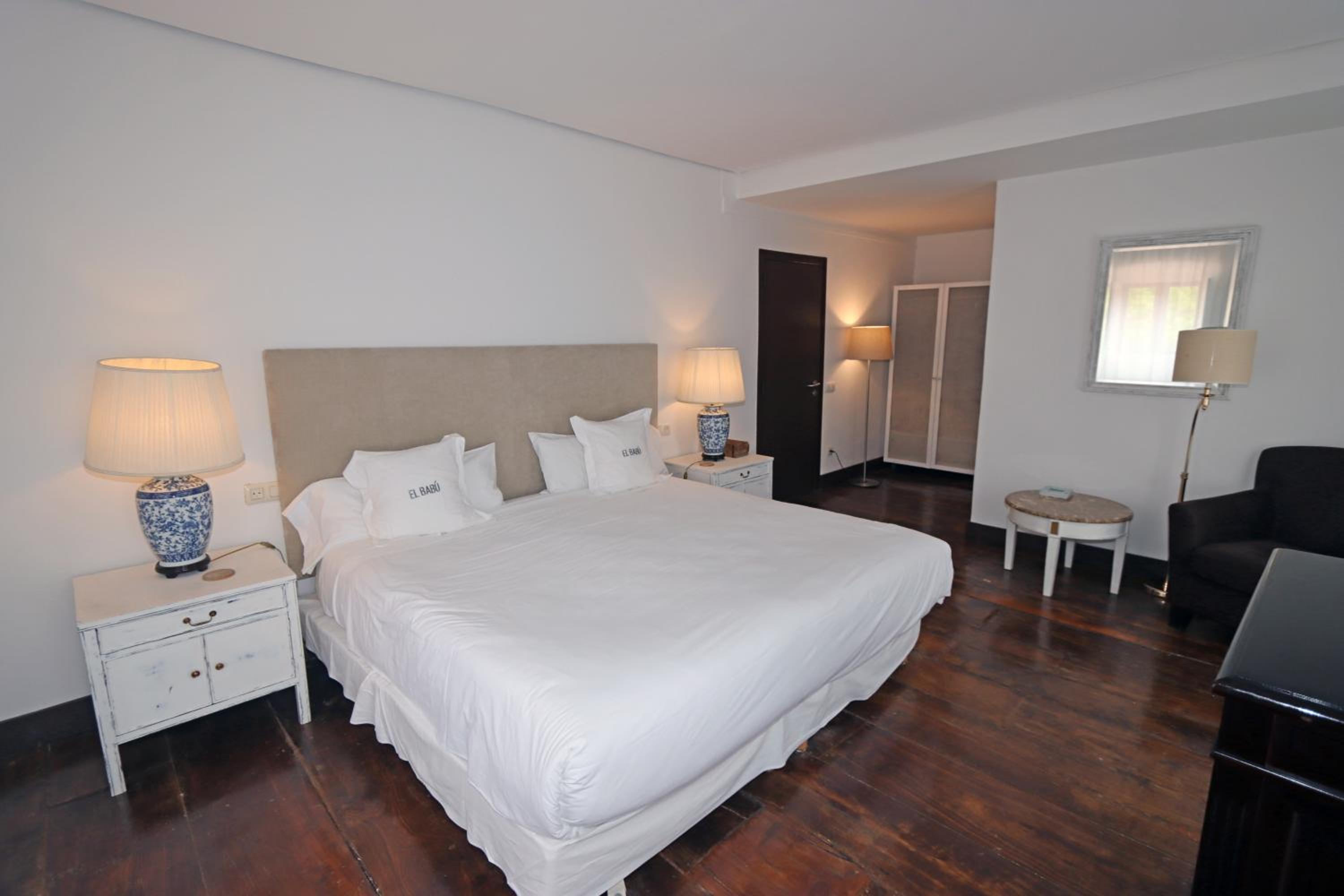Double or Twin Room - Photo 2