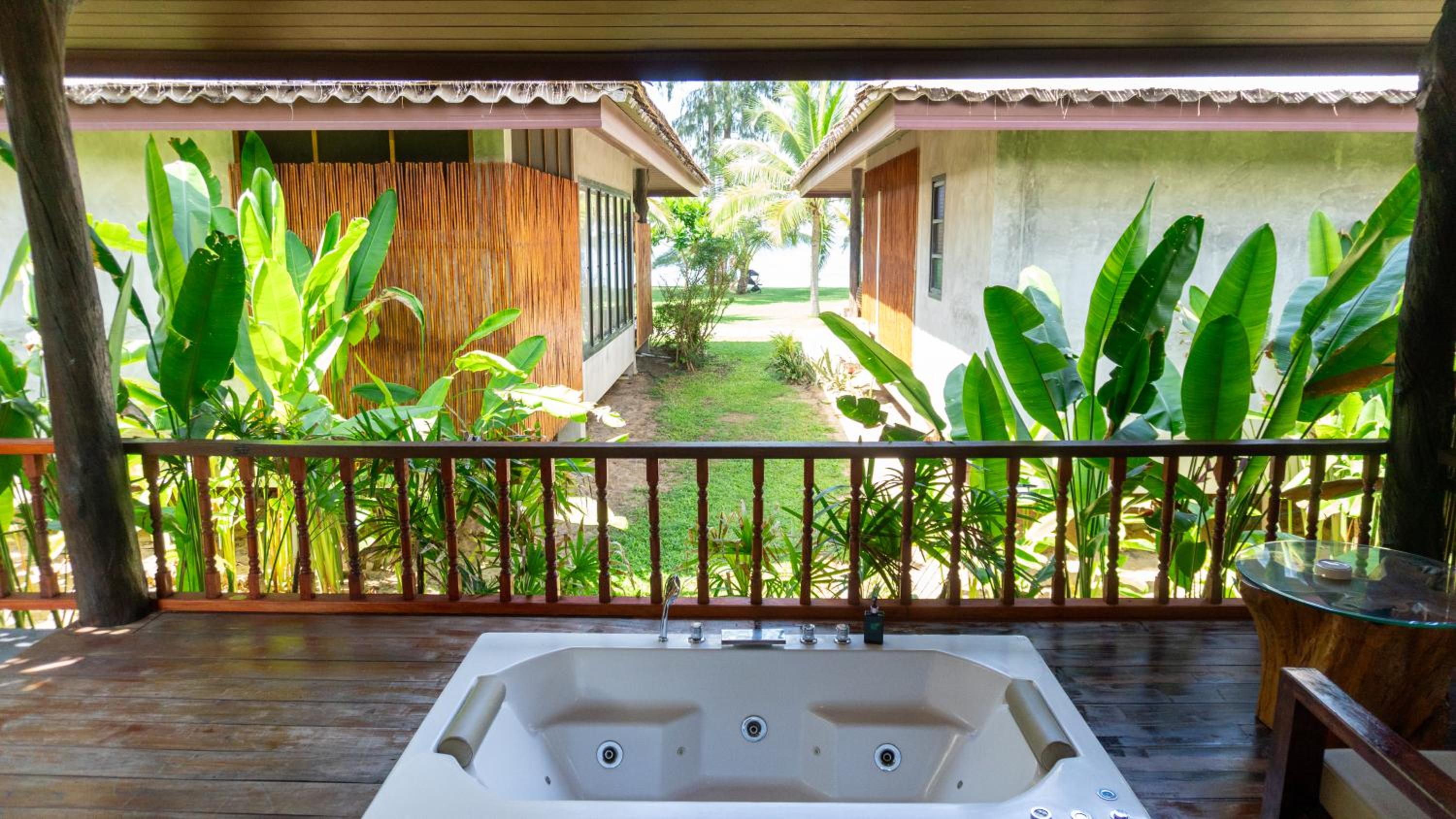 Deluxe Seaview Villa with Spa Bath photo 3