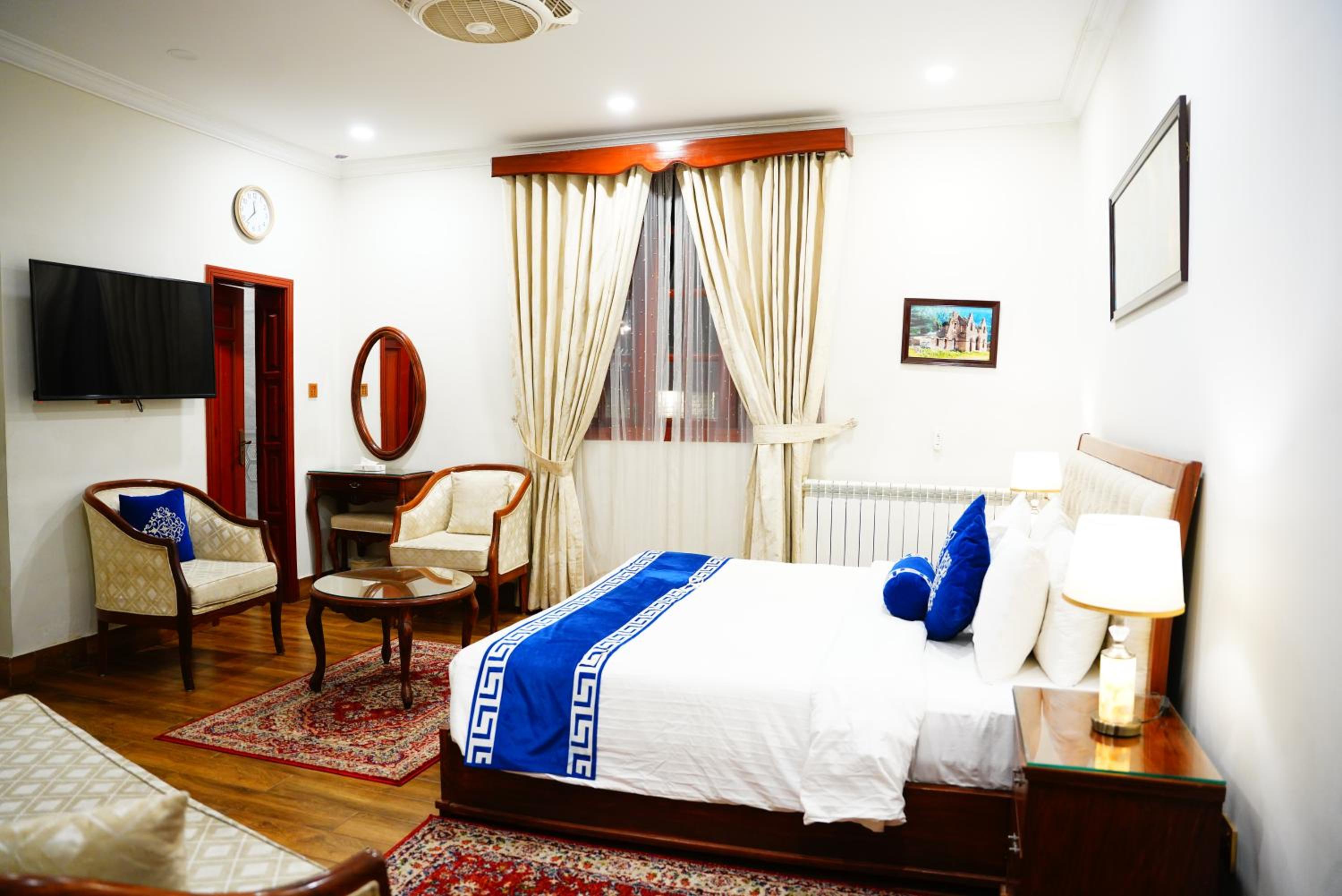 Deluxe Suite