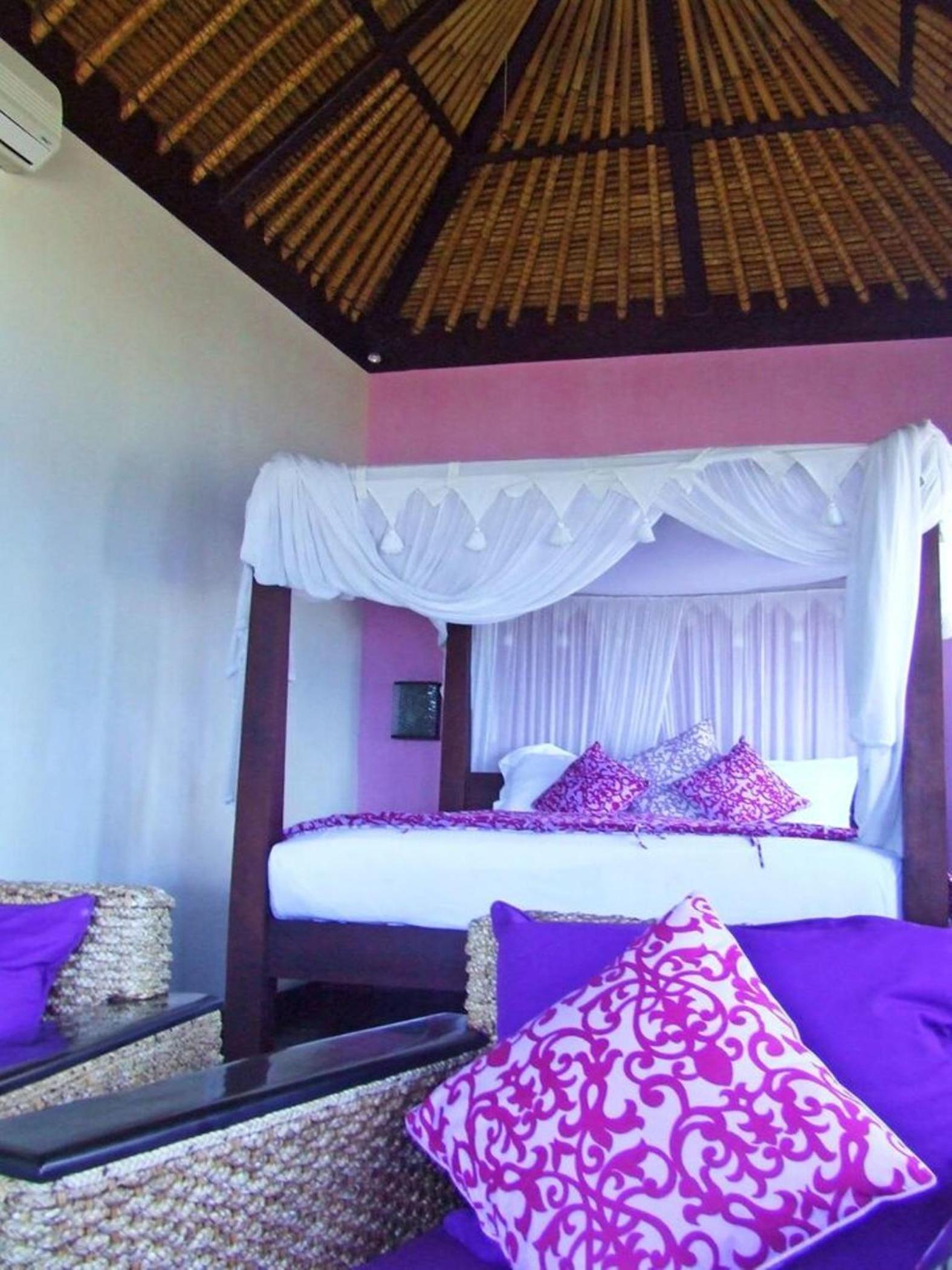 Two-Bedroom Beachfront Villa - Photo 27