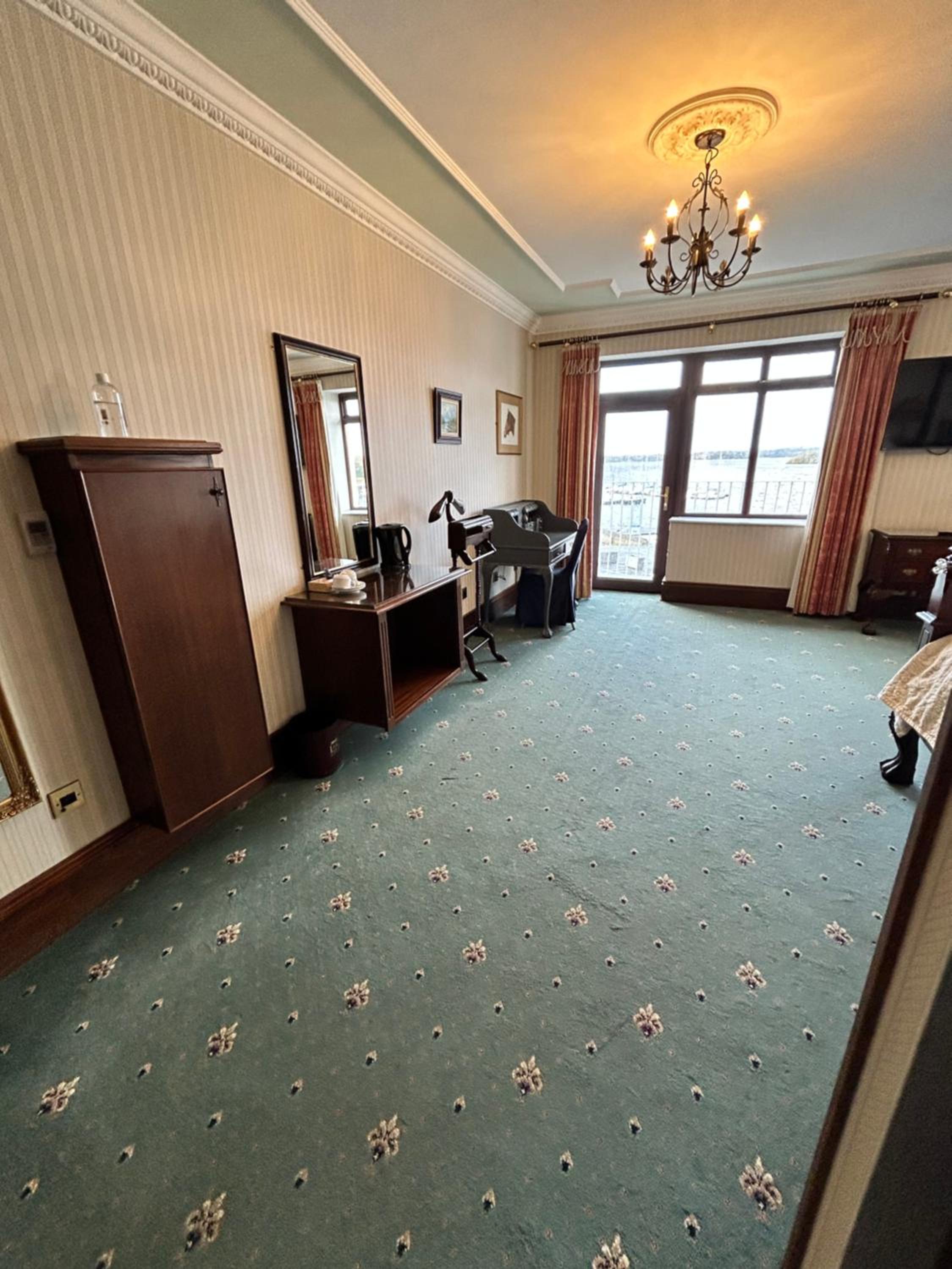 Deluxe Suite with Spa Bath - Photo 1