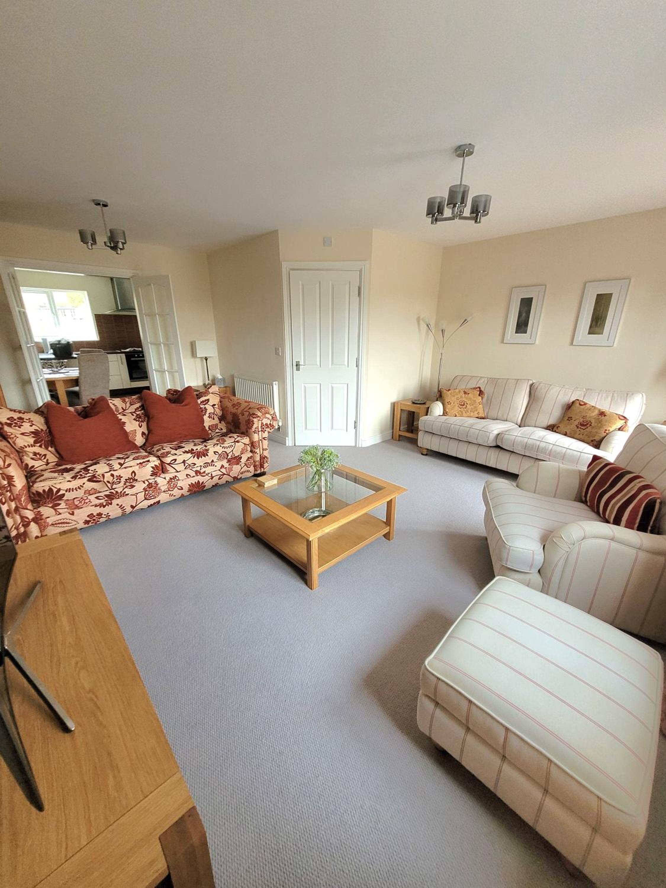 Four-Bedroom House photo 1