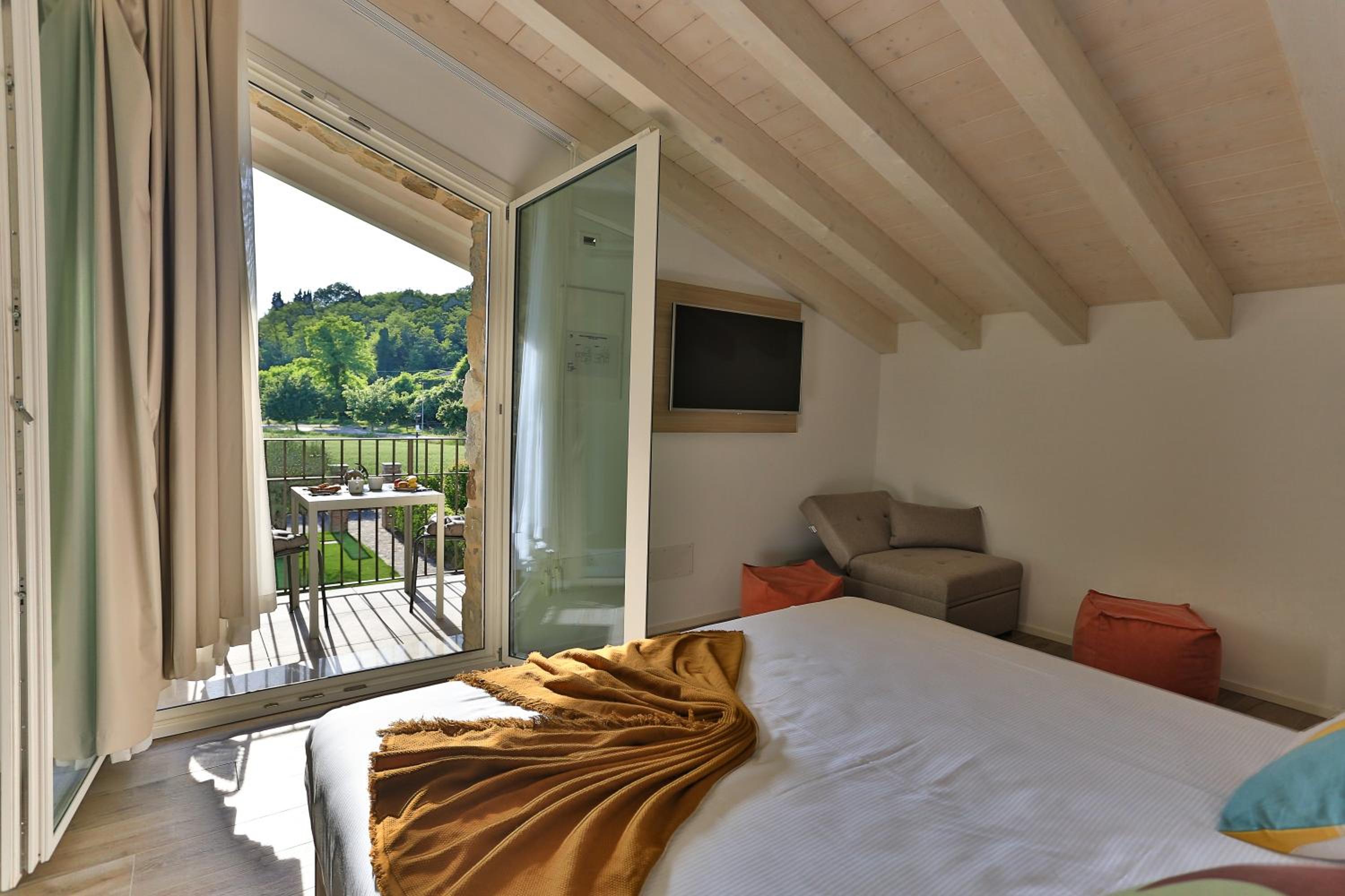 Apartment with Balcony