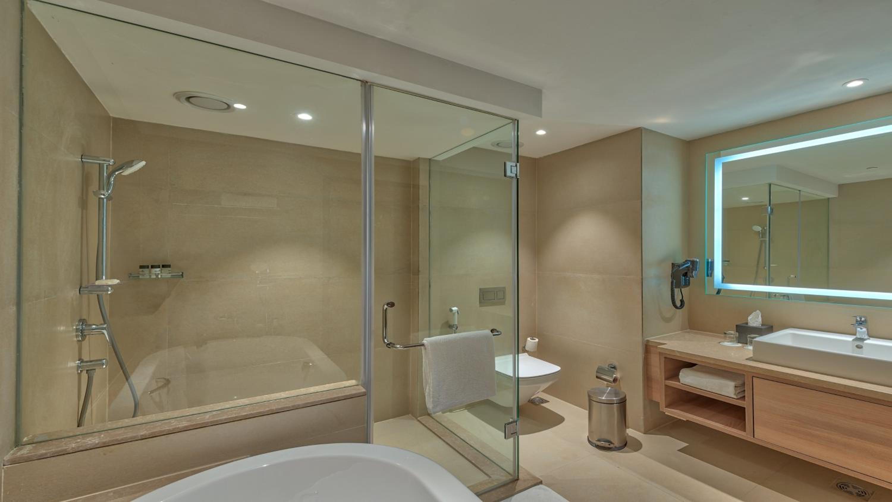 One-Bedroom Suite with Balcony and Kitchenette with 25% discount on F&B, SPA and Laundry, Enjoy Buy One Get One at Viva Bar during Happy Hours (12 noon to 06:00 PM) - Photo 11