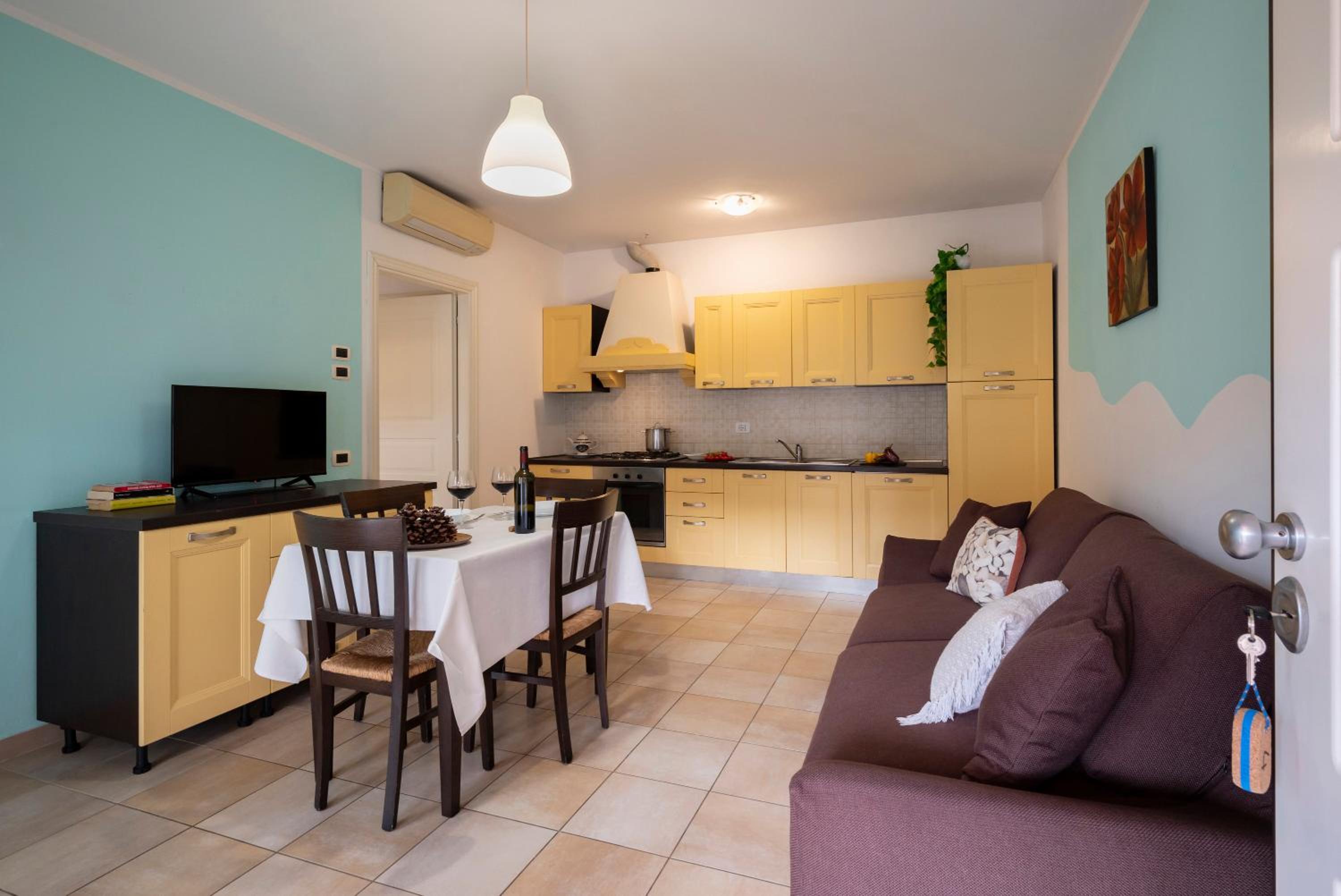 Apartment With Private Garden photo 3