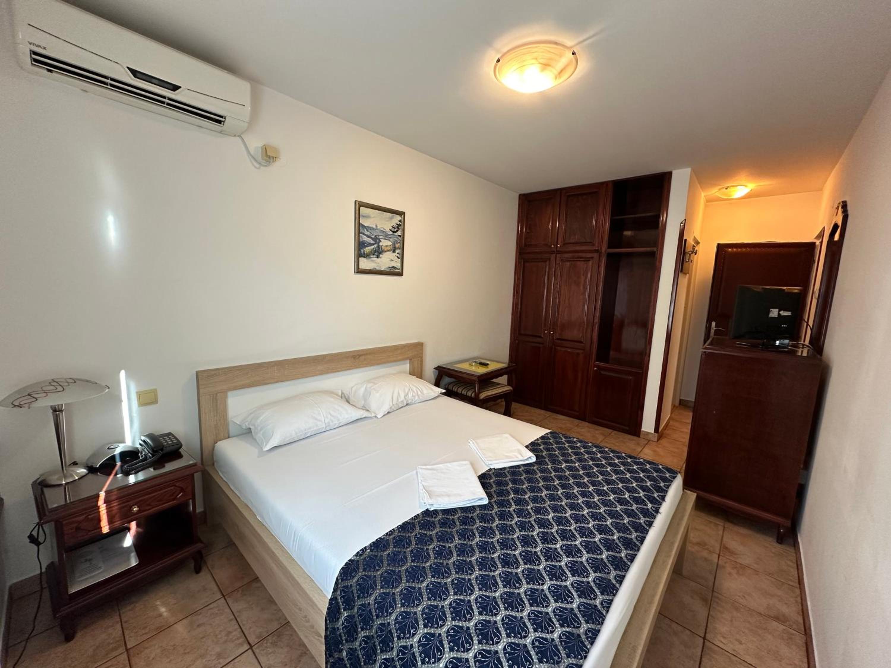 Double Room with Private Bathroom photo 2