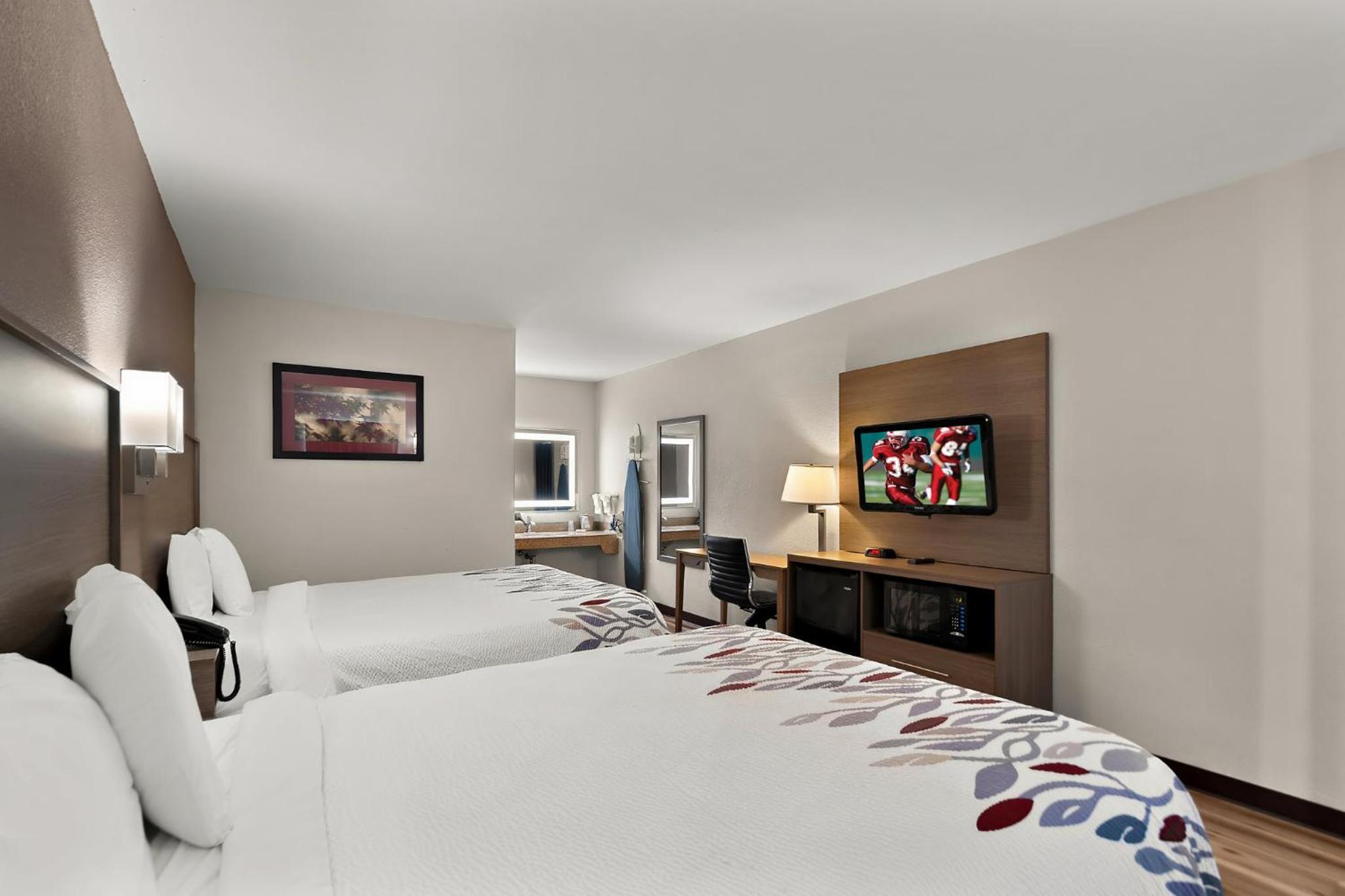 Deluxe Room with Two Queen Beds Disability Access Walk-In Shower First Floor Non-Smoking - Photo 2