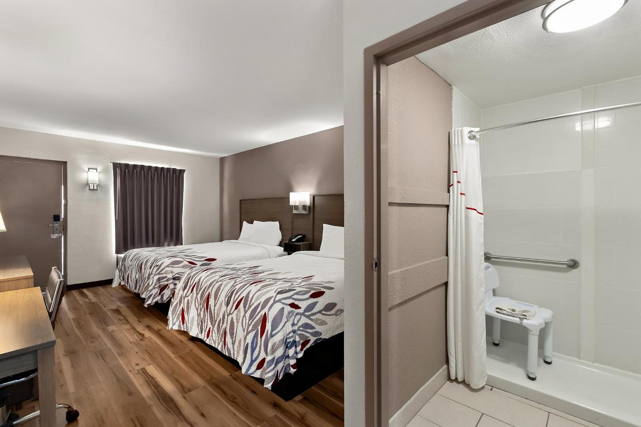 Deluxe Room with Two Queen Beds Disability Access Walk-In Shower First Floor Non-Smoking - Photo 1