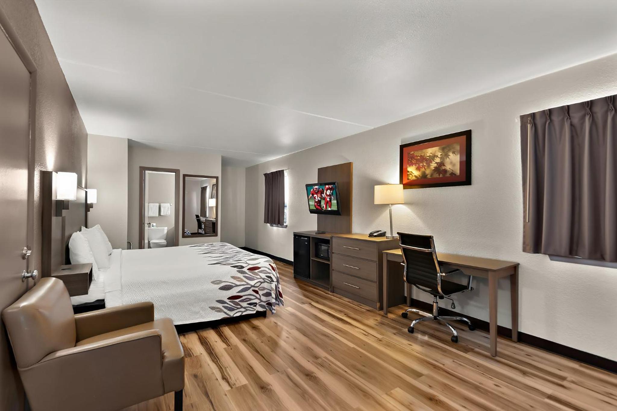 Superior King Room Second Floor Non-Smoking - Photo 4