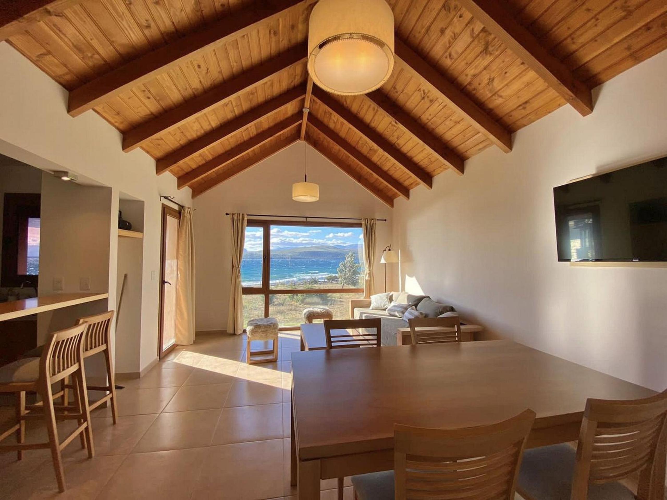Apartment with Mountain View