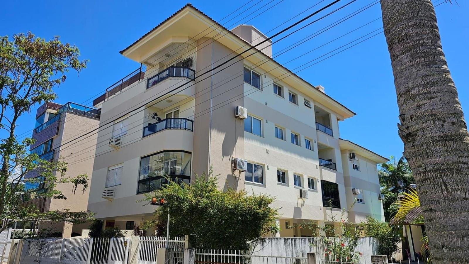 Two-Bedroom Apartment - Photo 12