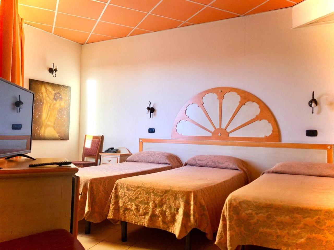 Triple Room photo 2